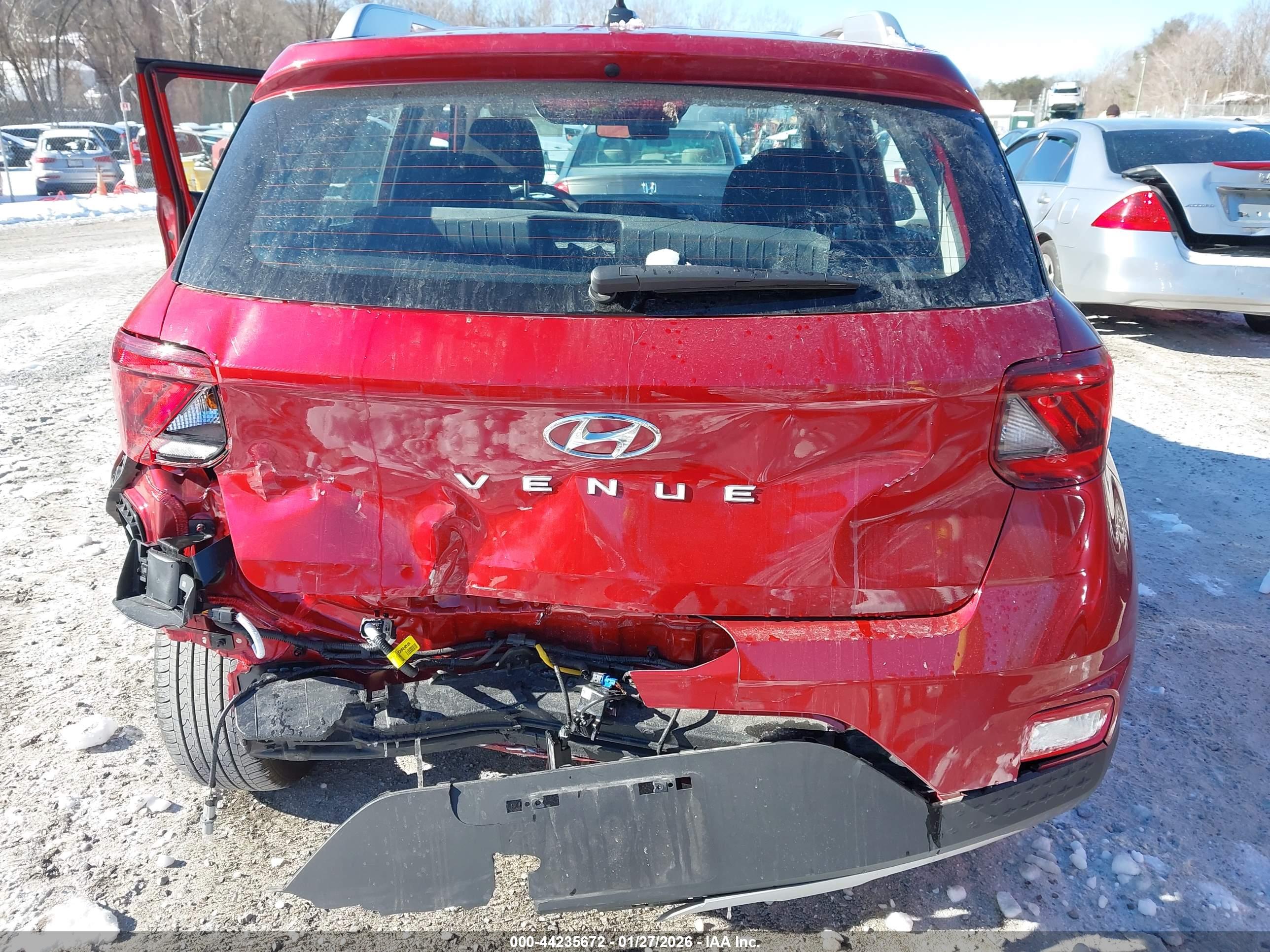 HYUNDAI VENUE image 6