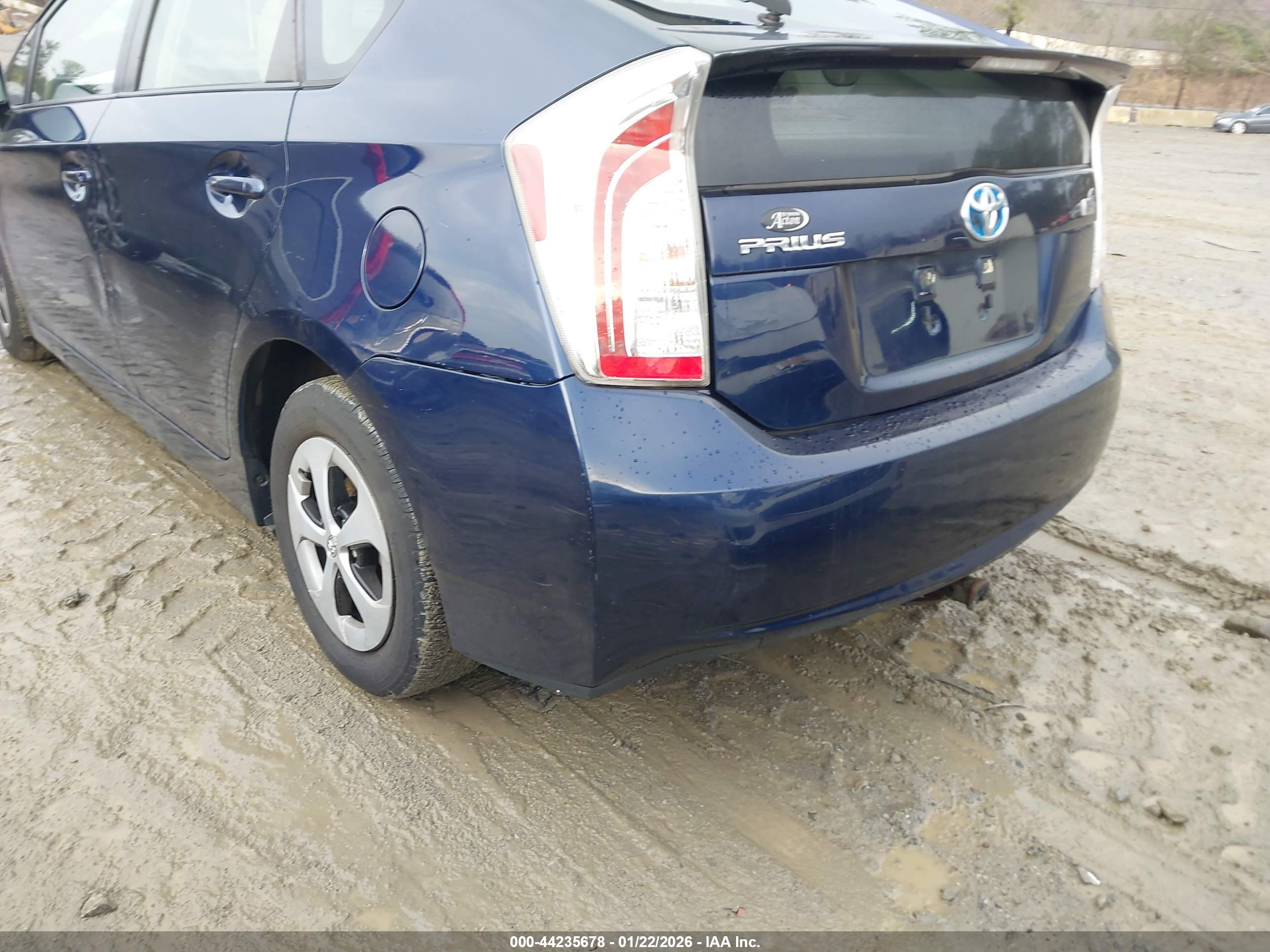 TOYOTA PRIUS image 6