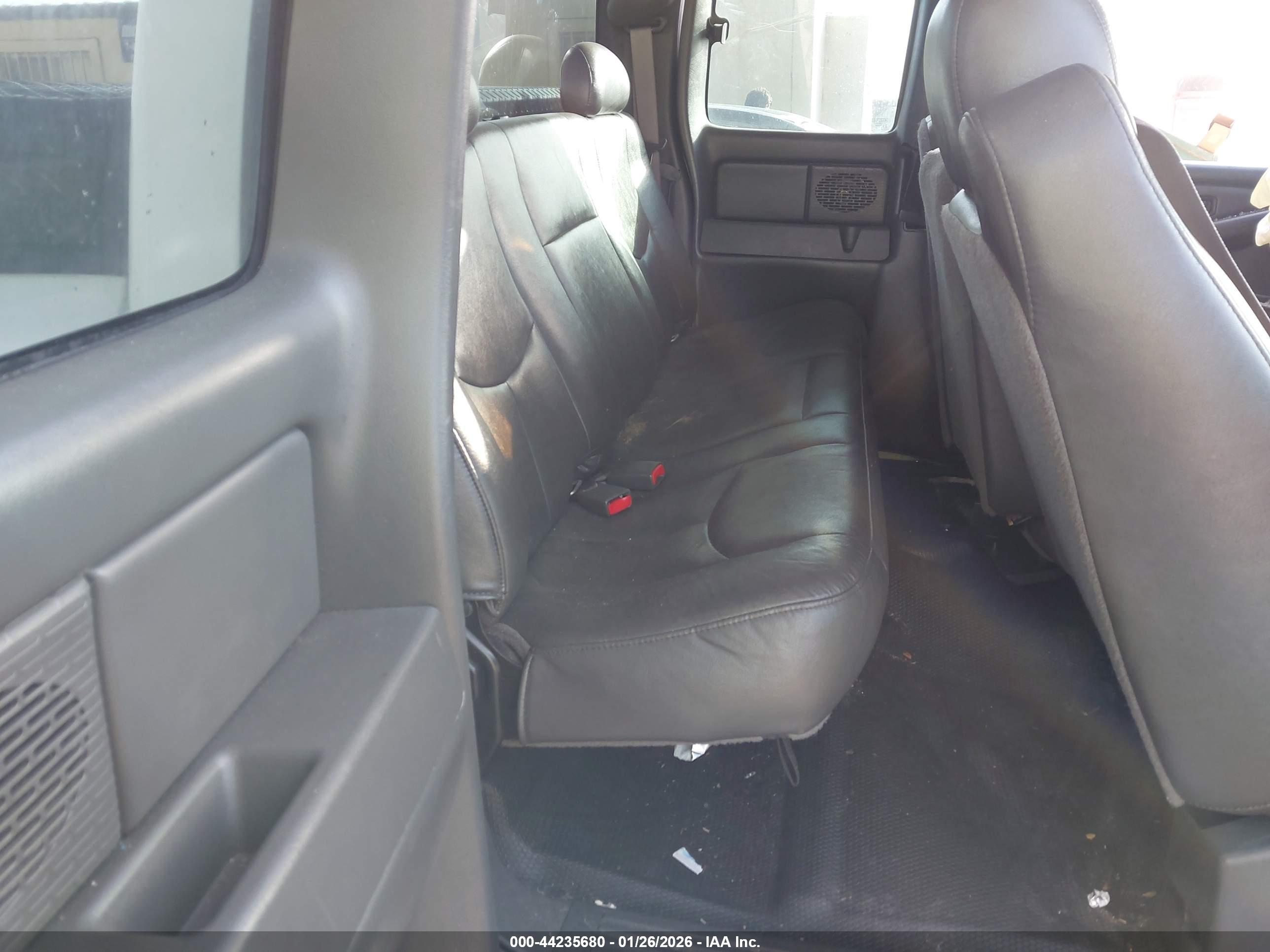 GMC SIERRA image 8