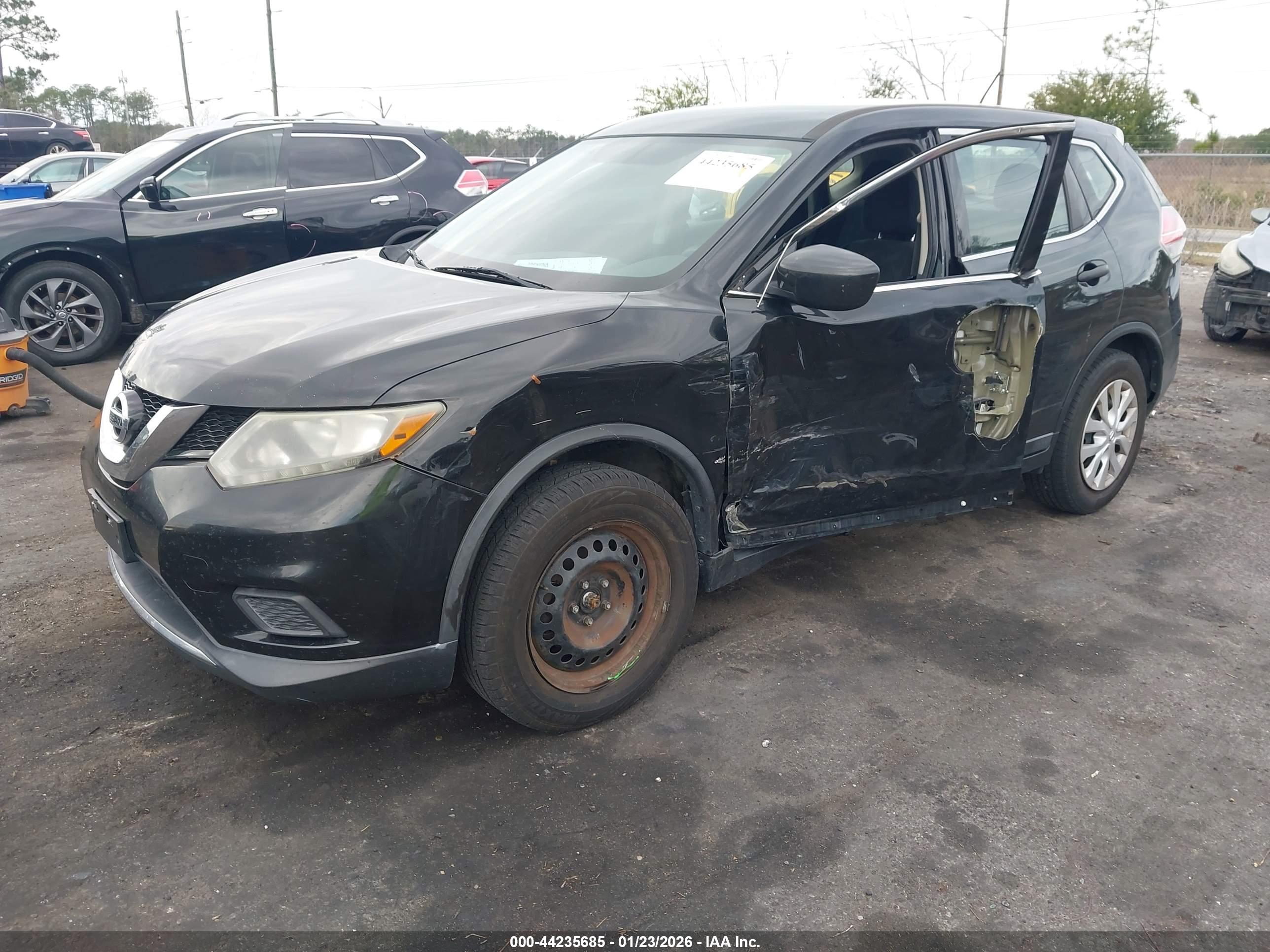 NISSAN ROGUE image 2