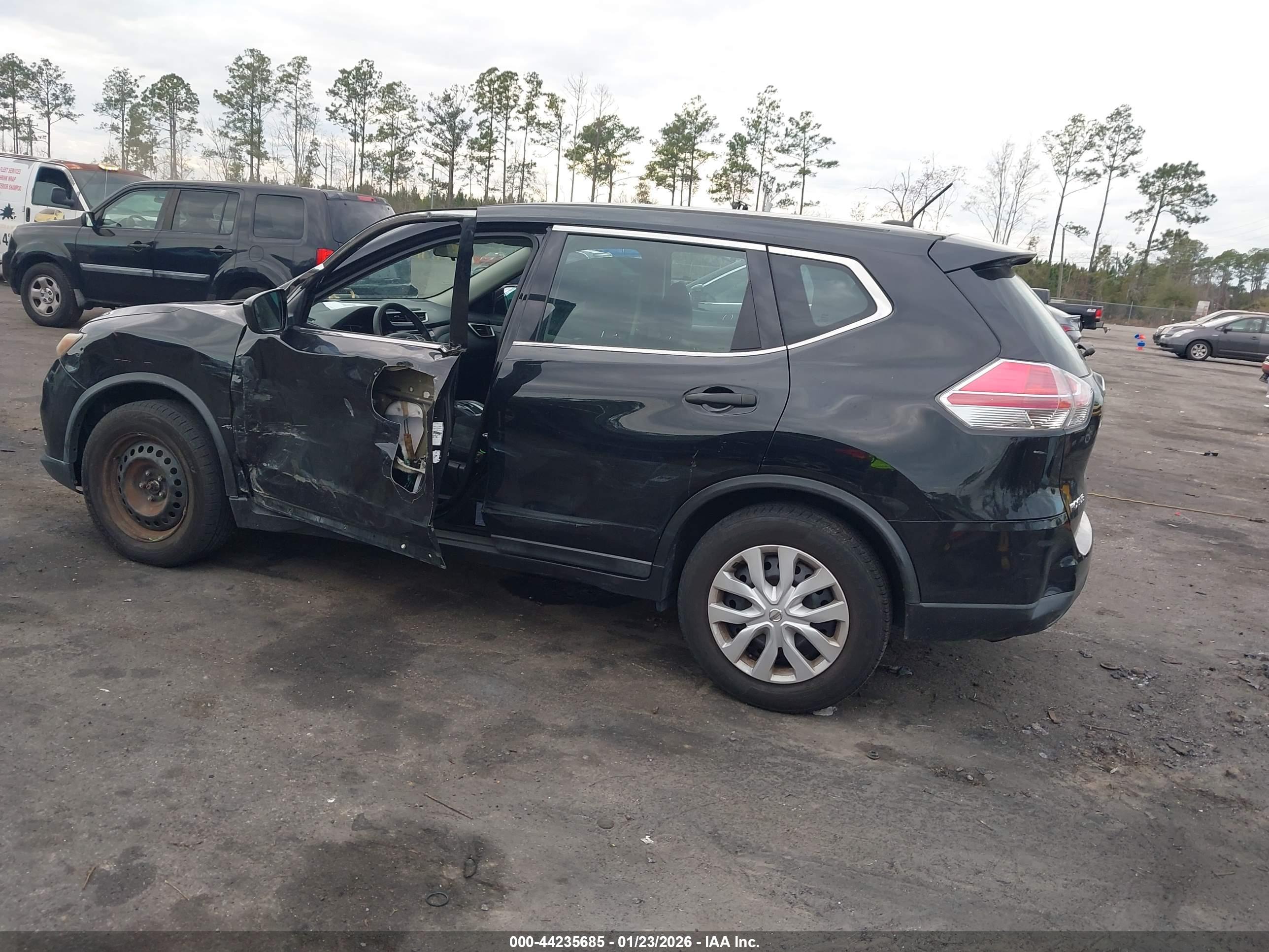 NISSAN ROGUE image 3