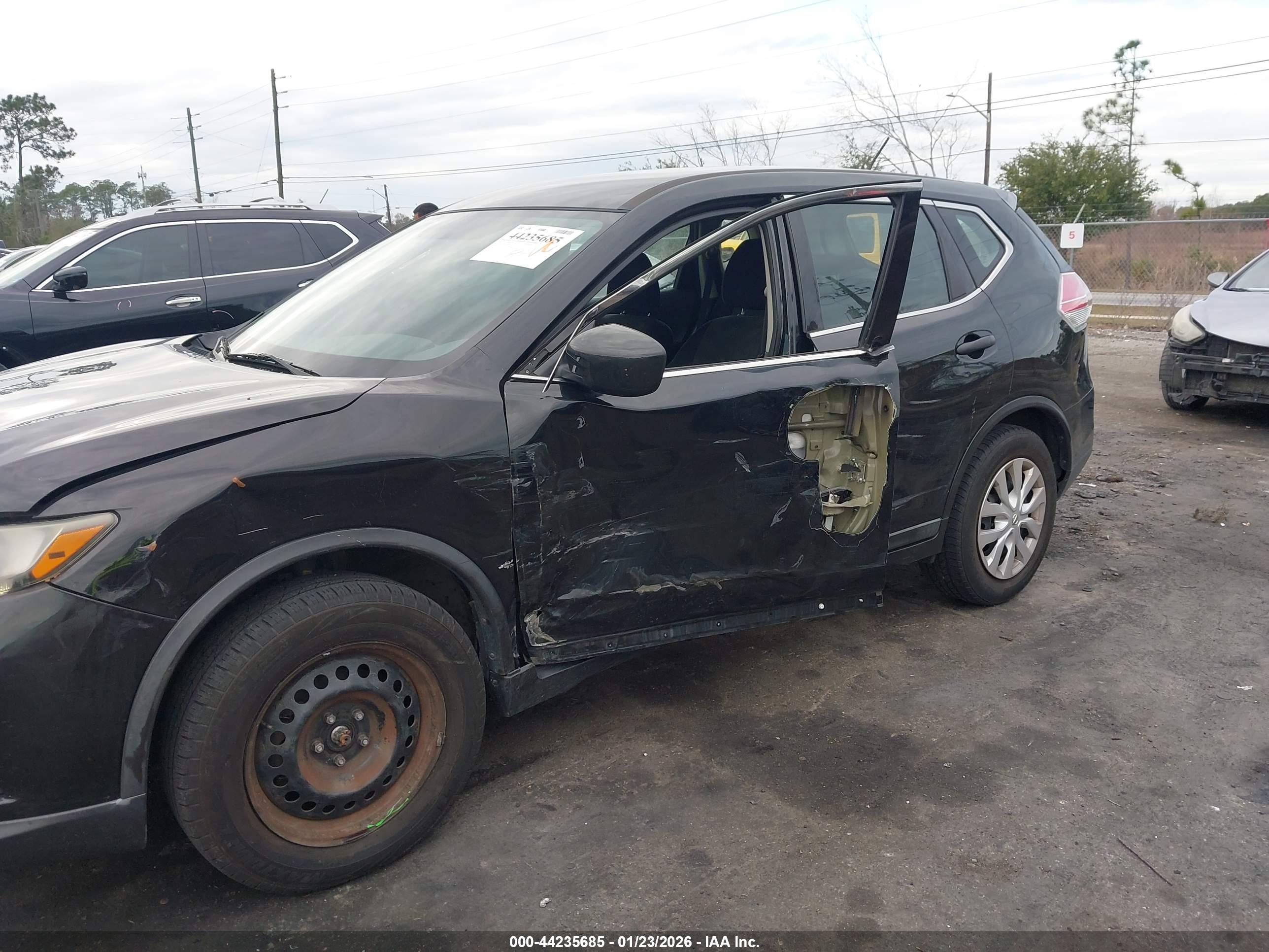 NISSAN ROGUE image 6