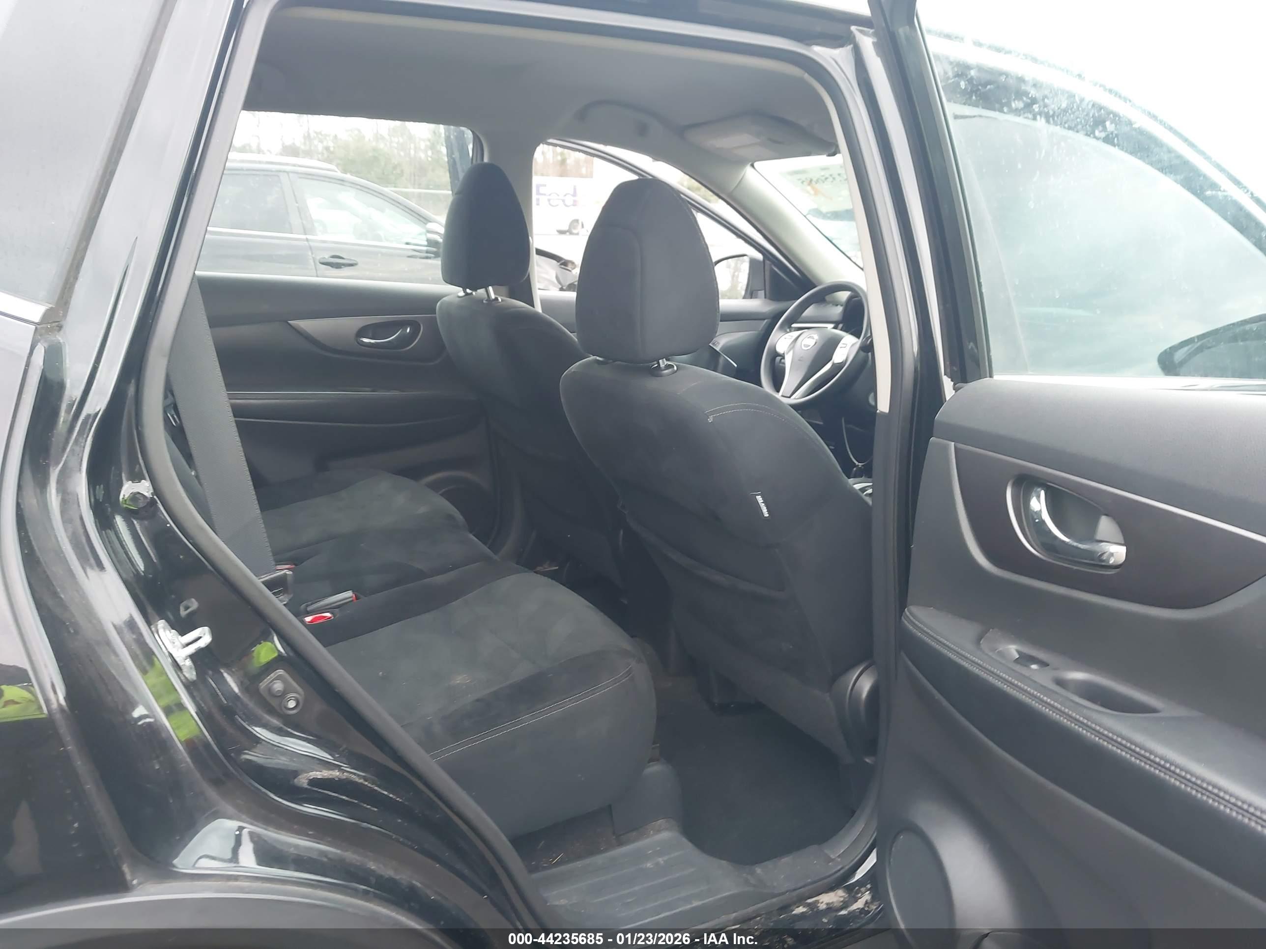 NISSAN ROGUE image 8