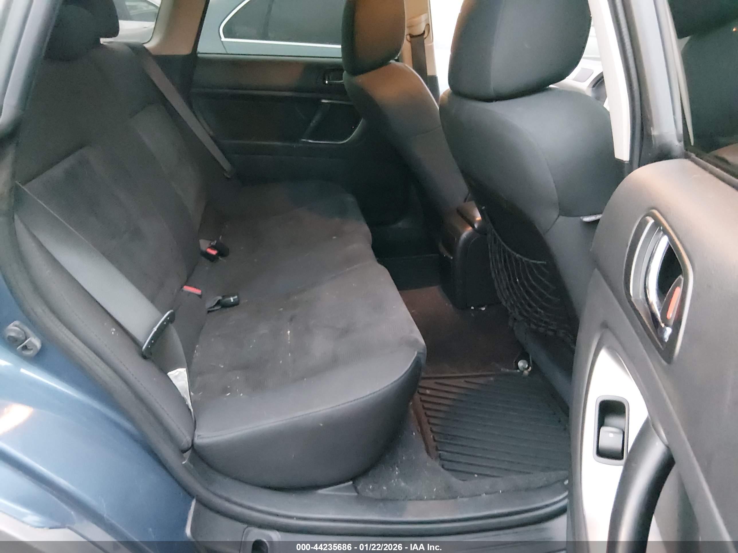SUBARU OUTBACK image 8