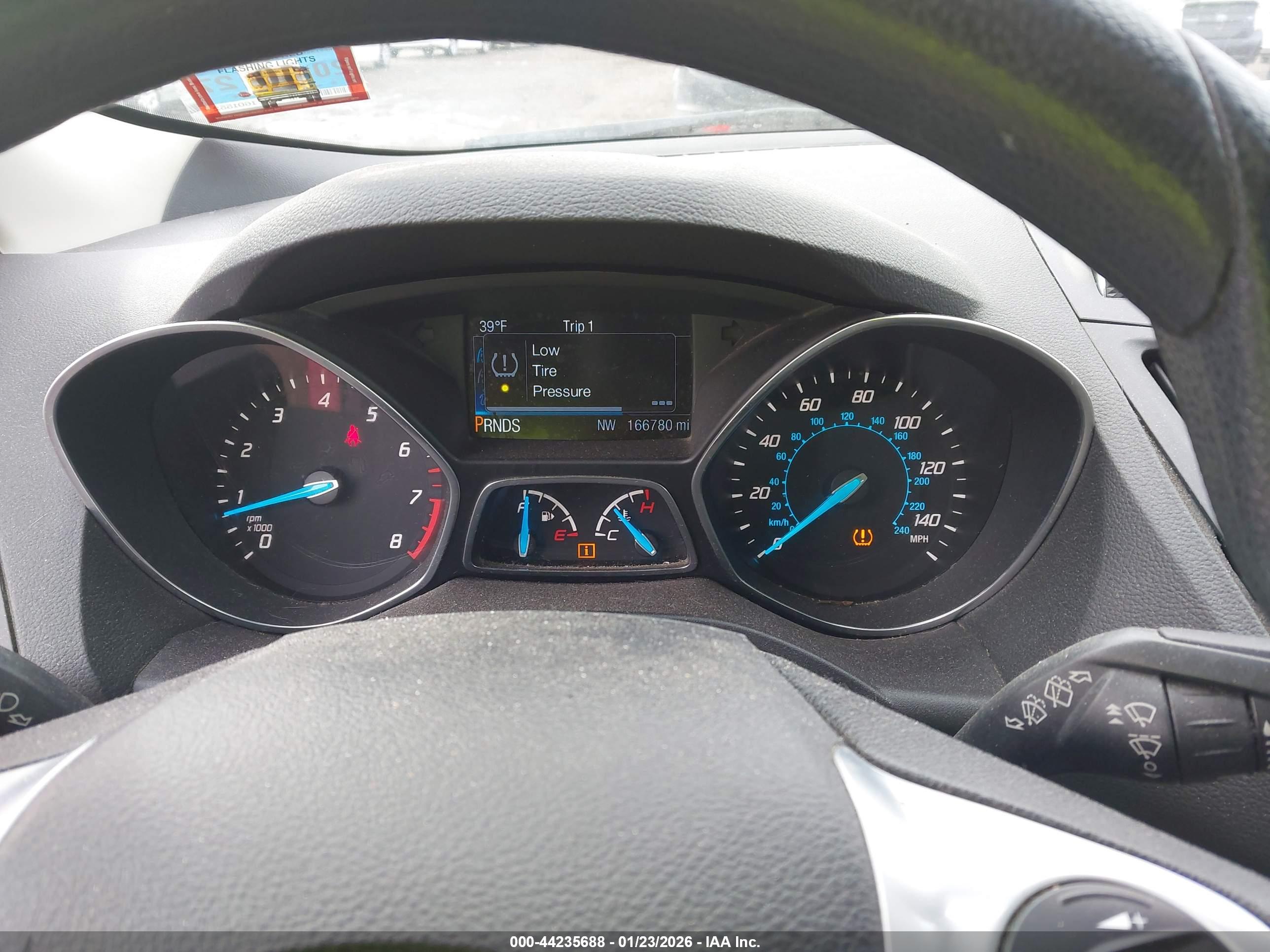 FORD ESCAPE image 7