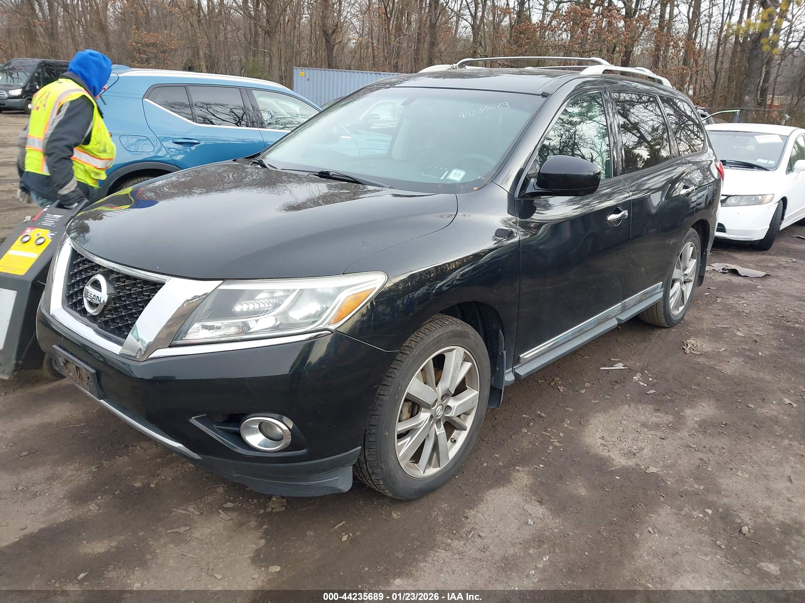 NISSAN PATHFINDER image 2