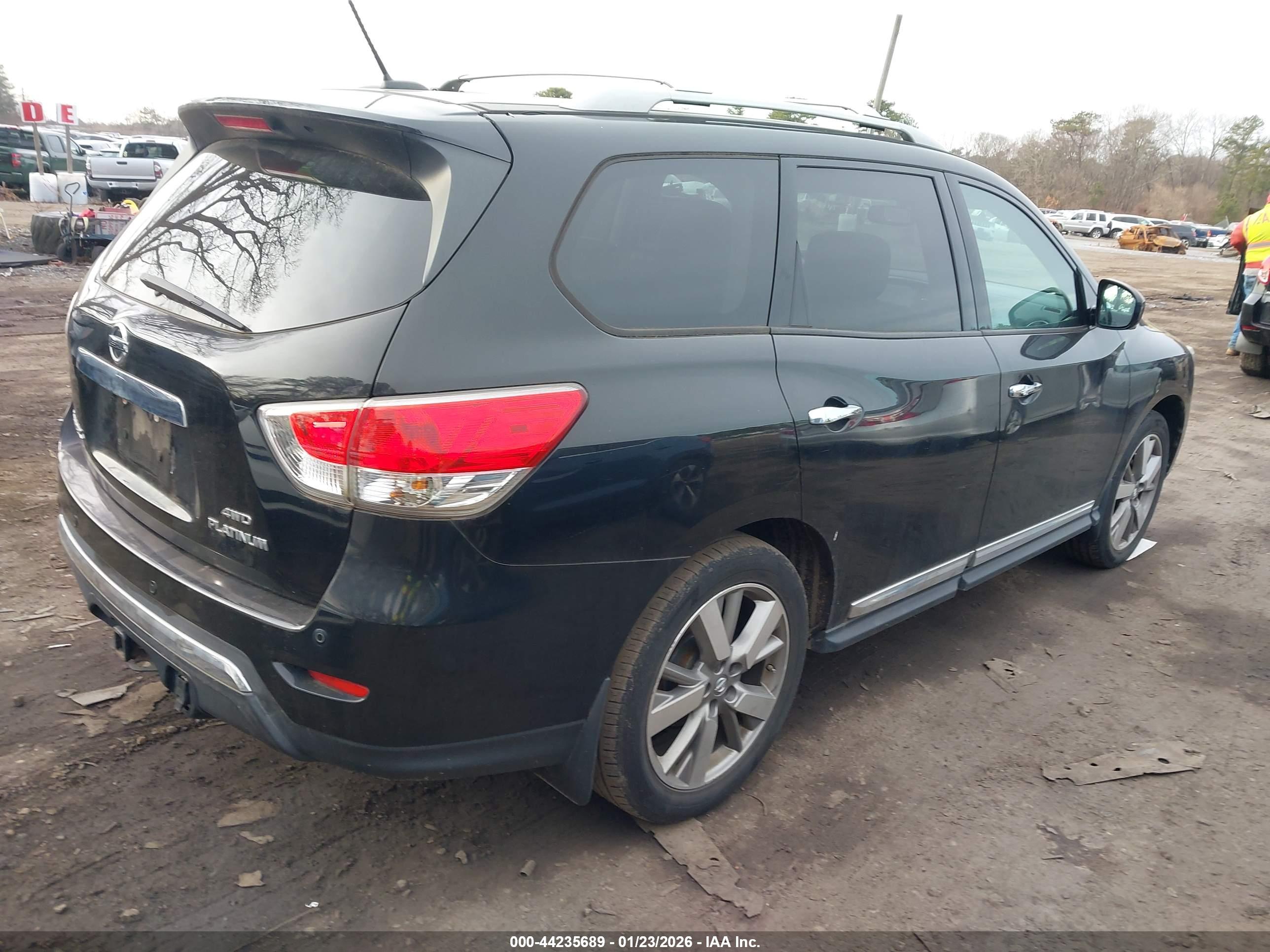 NISSAN PATHFINDER image 4