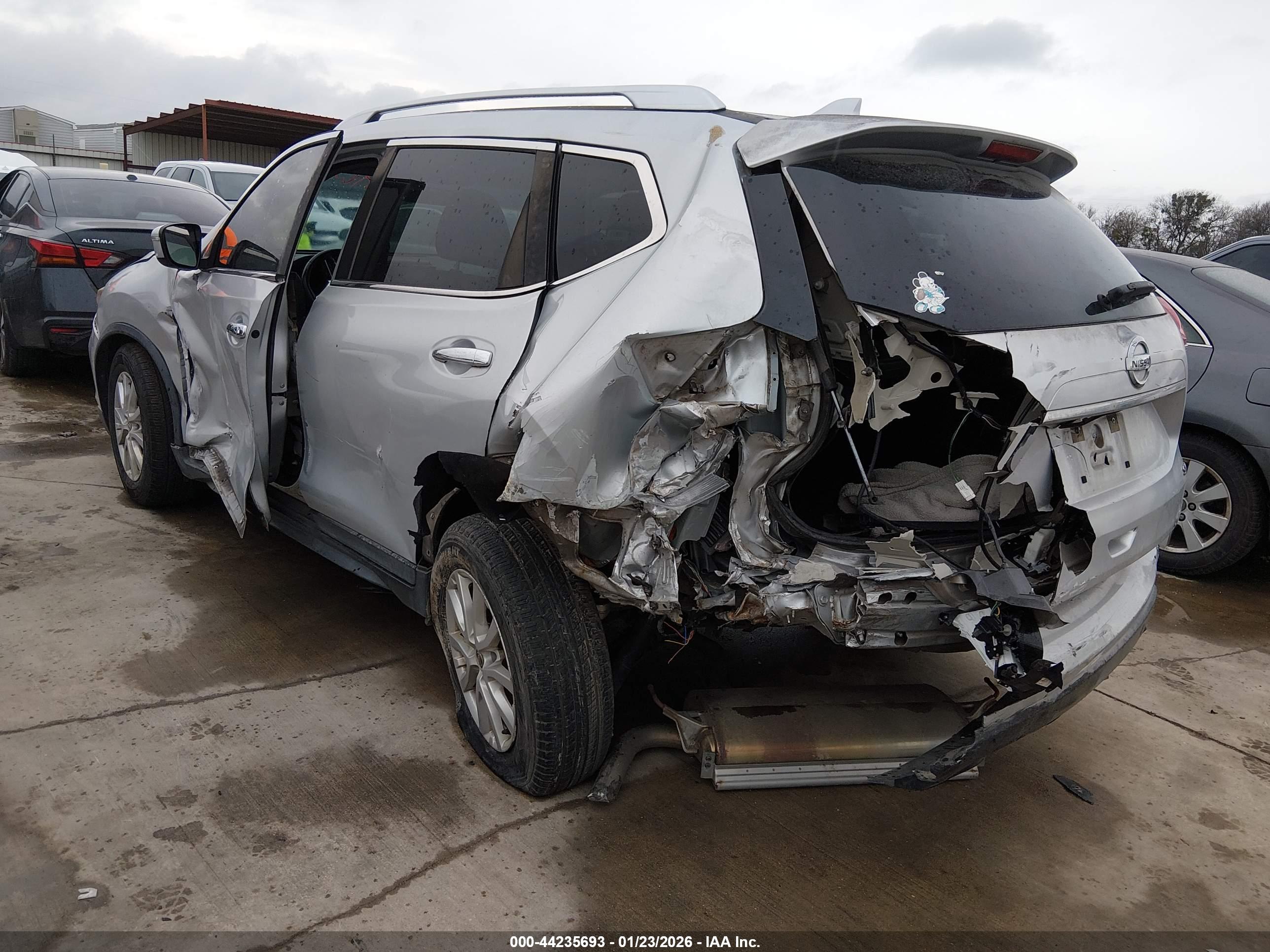 NISSAN ROGUE image 3