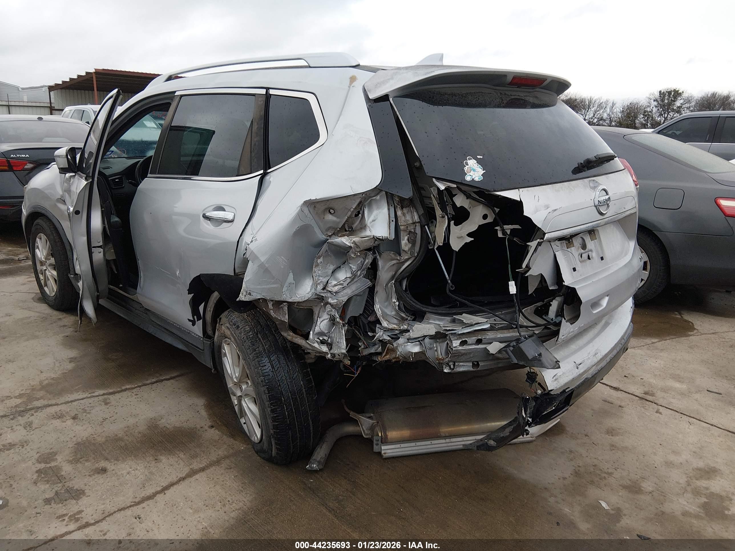 NISSAN ROGUE image 6