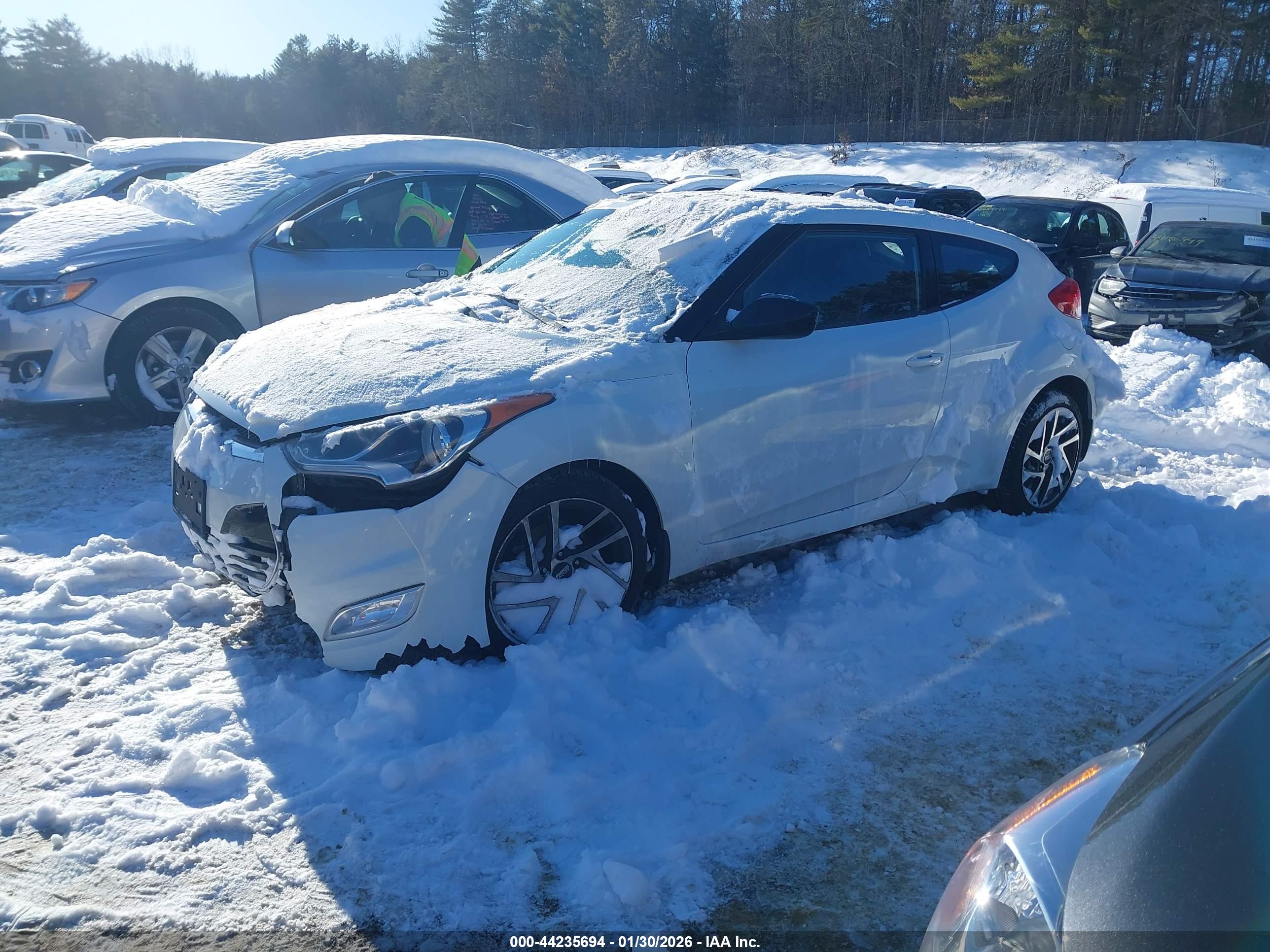 HYUNDAI VELOSTER image 2