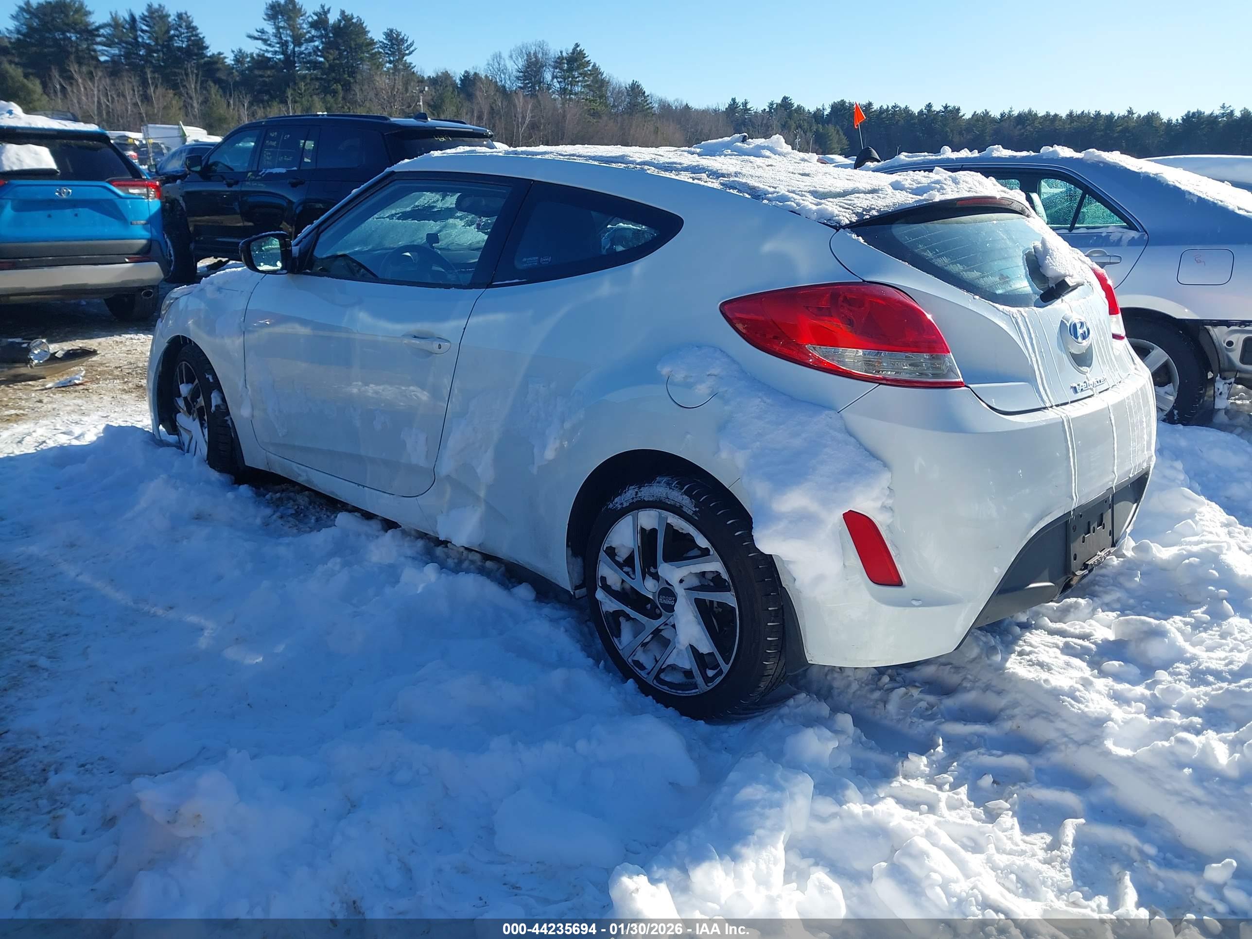 HYUNDAI VELOSTER image 3