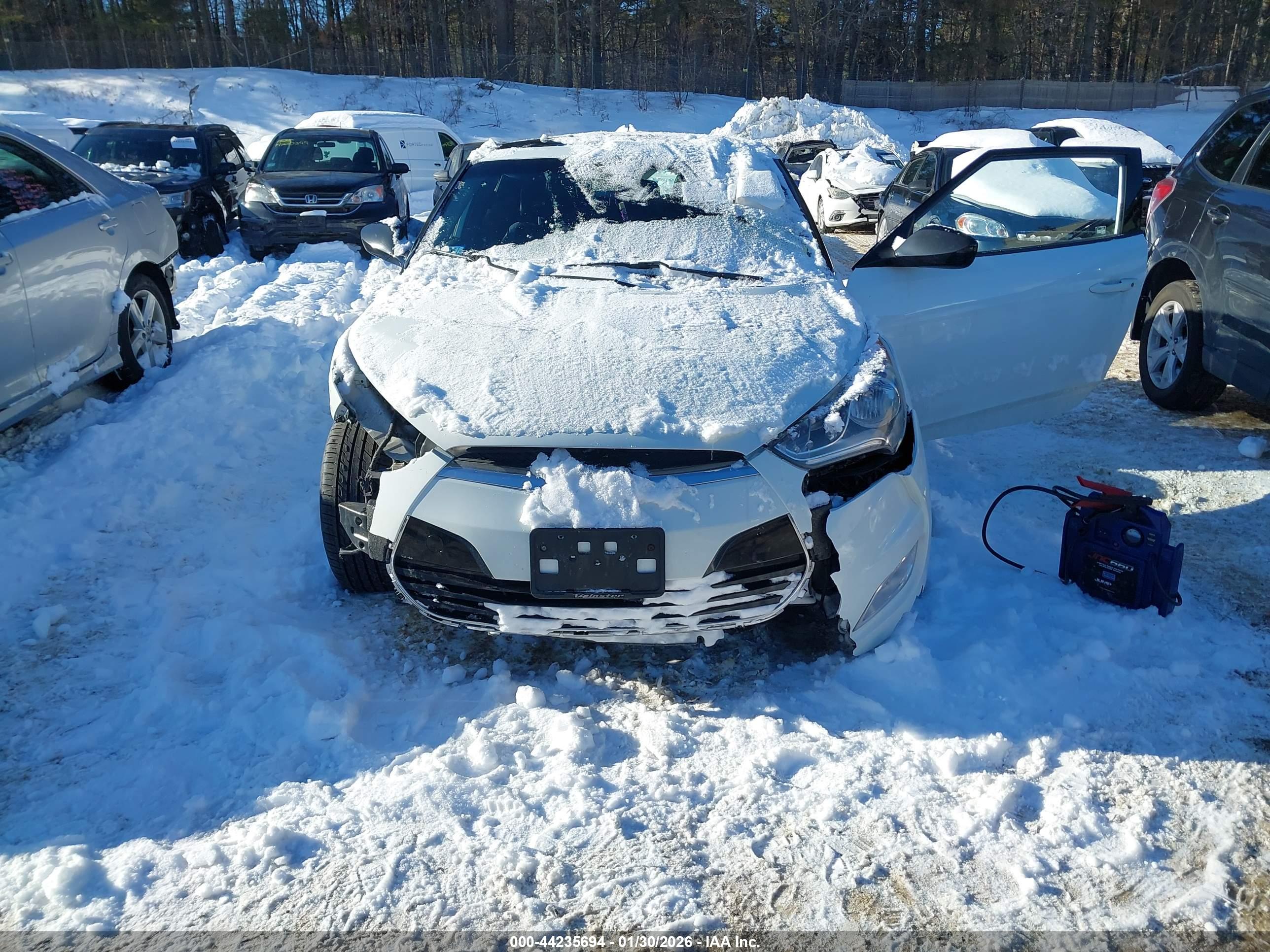 HYUNDAI VELOSTER image 6
