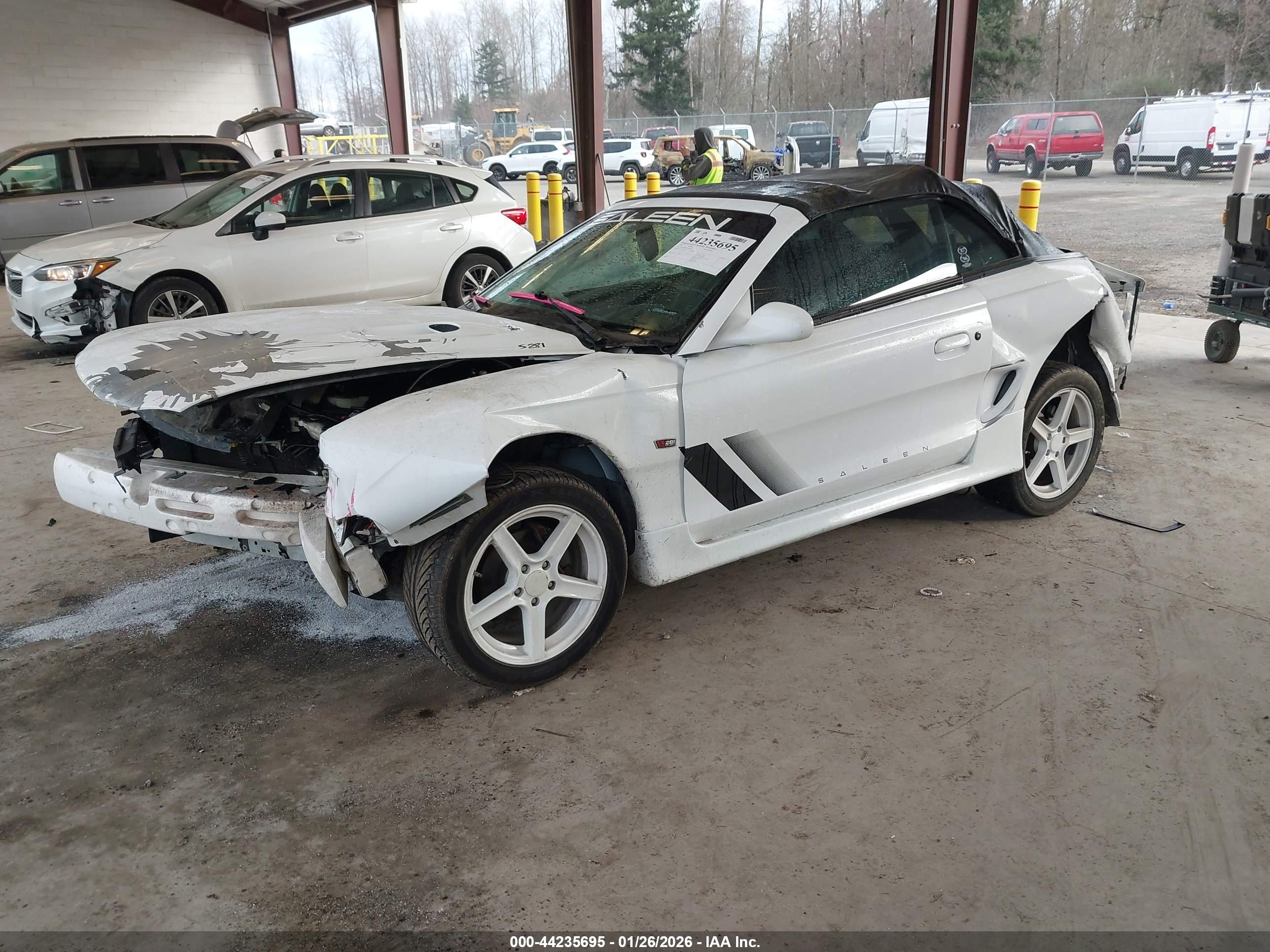 FORD MUSTANG image 2
