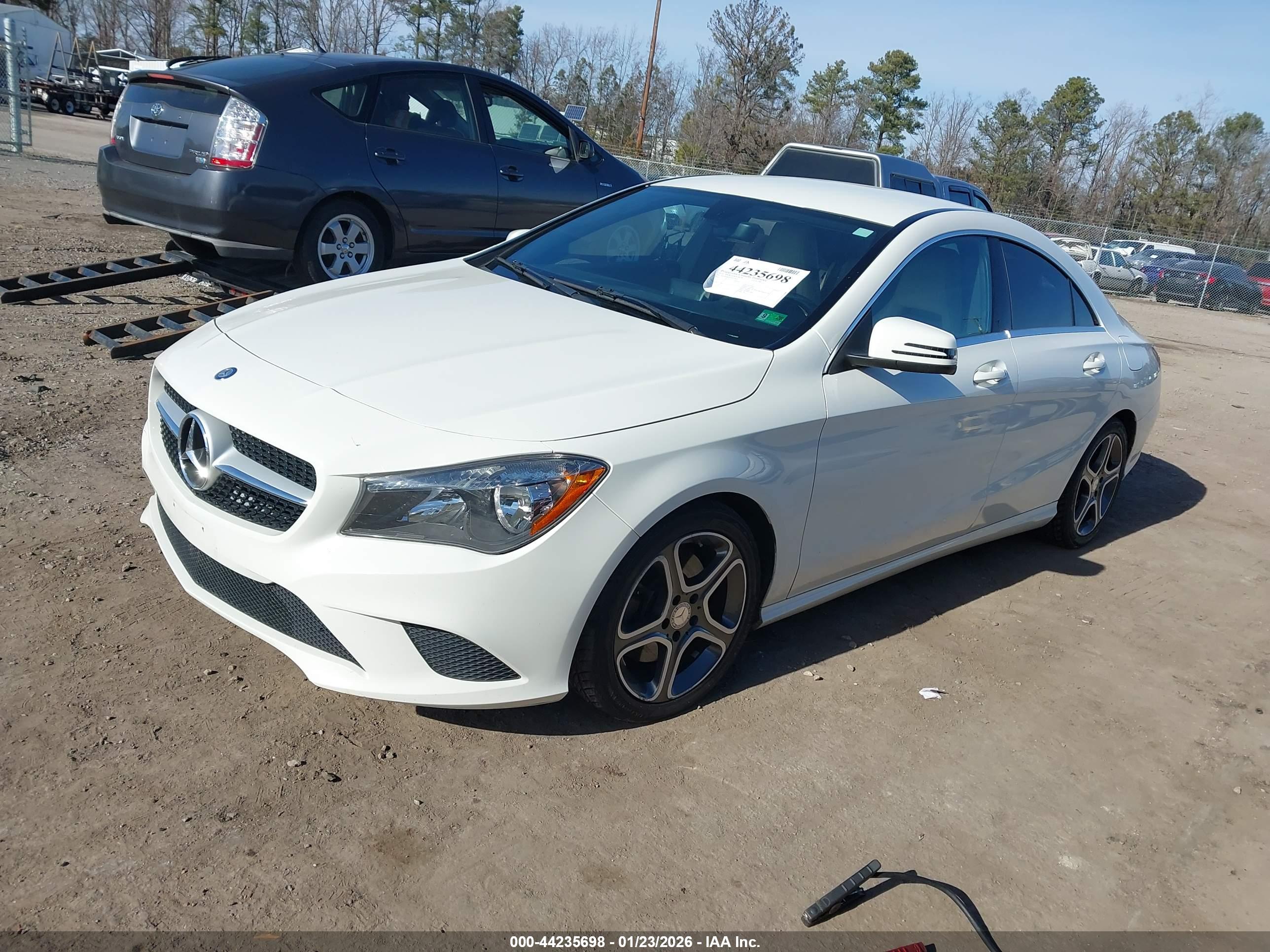MERCEDES-BENZ CLA image 2