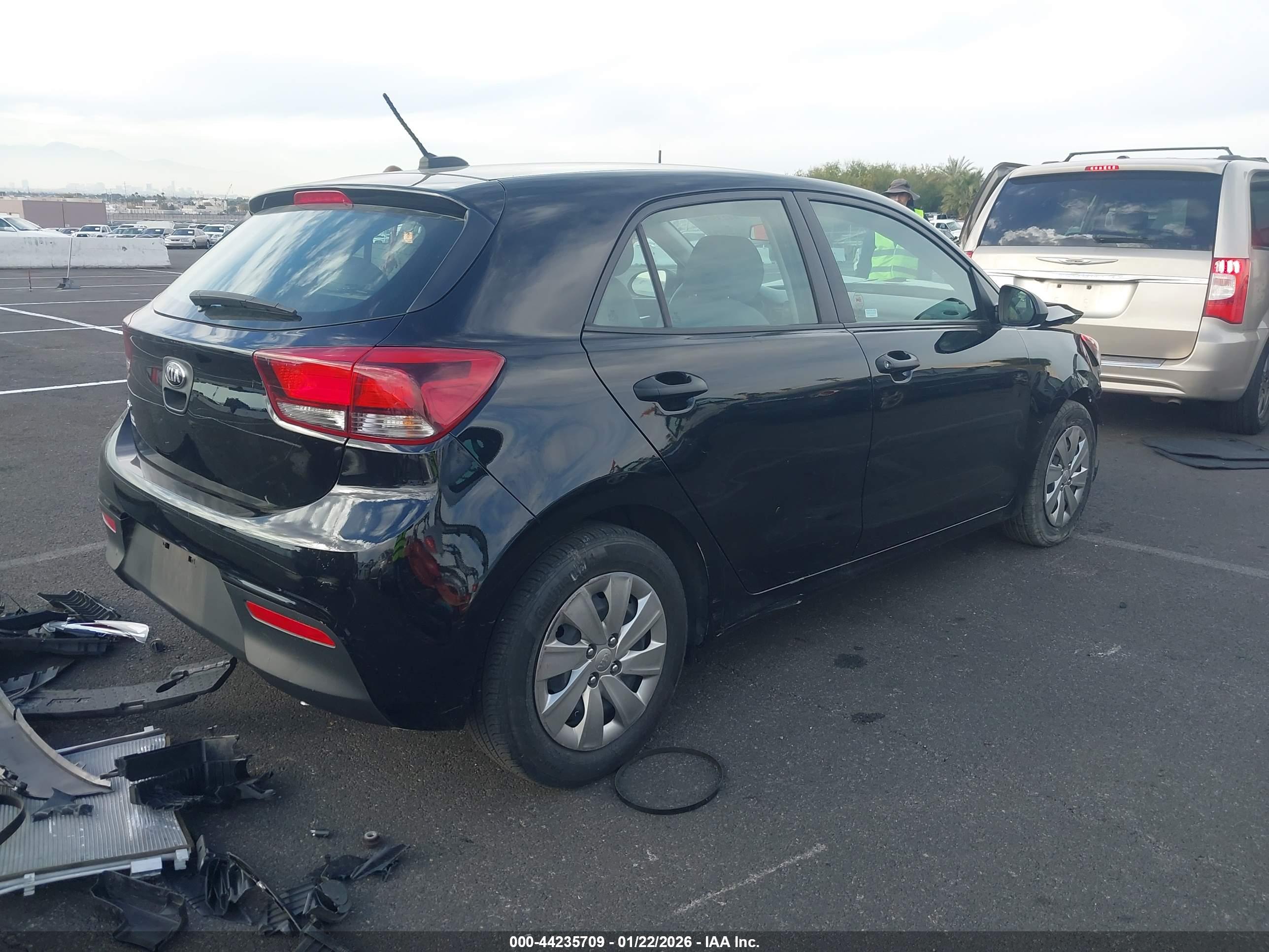 KIA RIO image 4