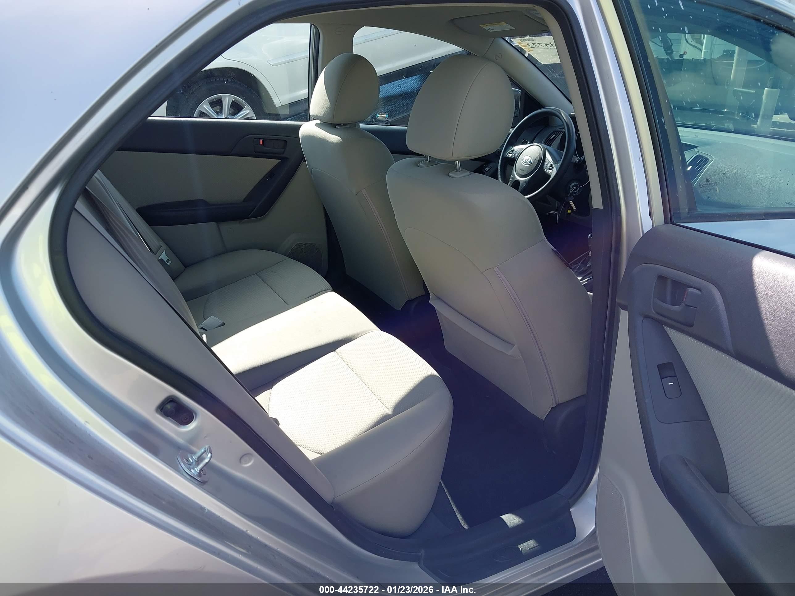 KIA FORTE image 8