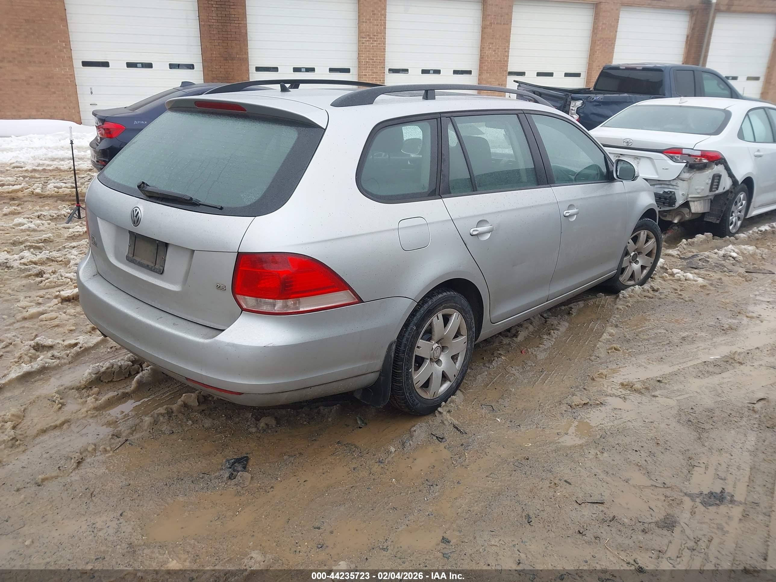 VOLKSWAGEN JETTA image 4