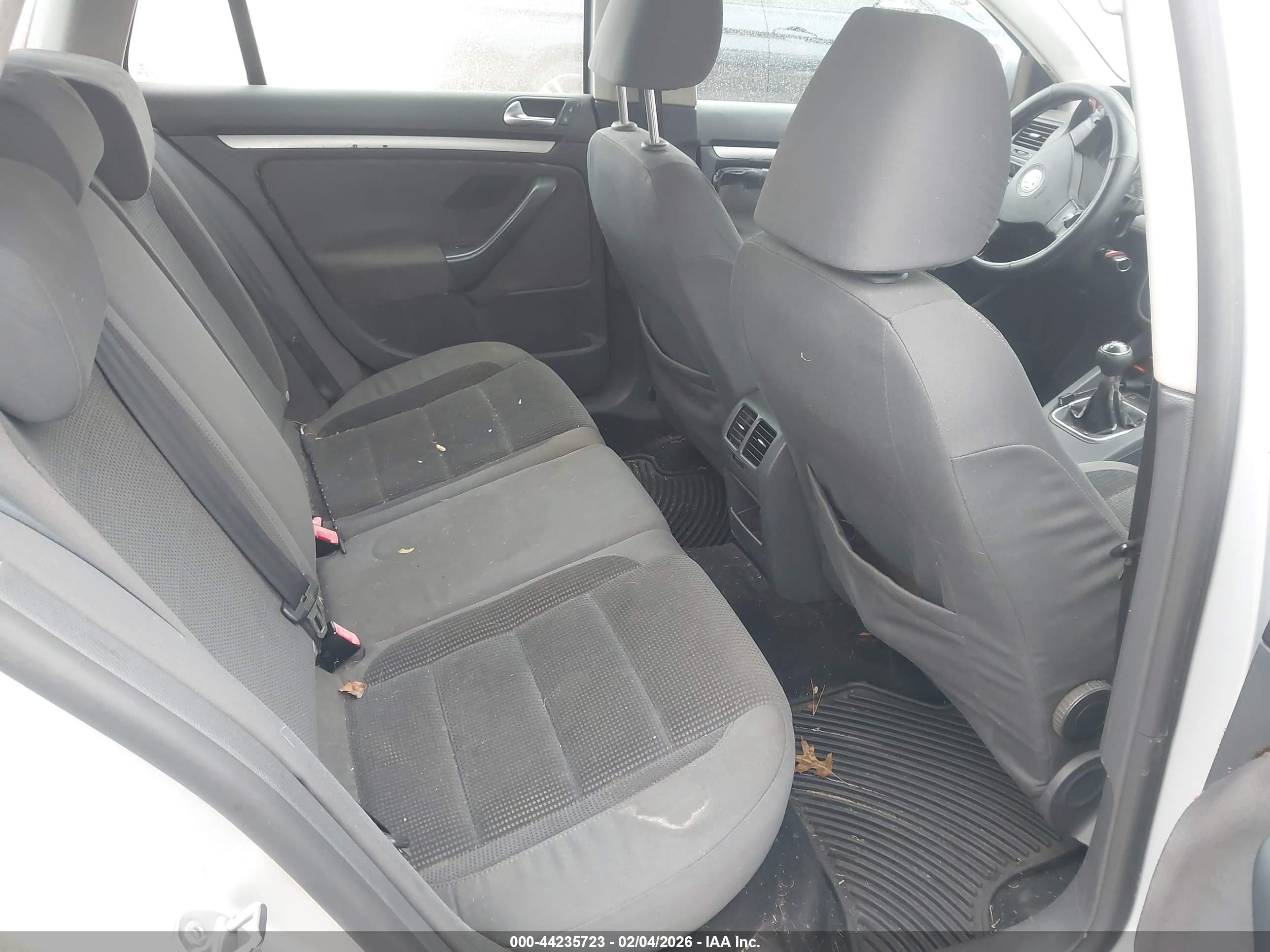 VOLKSWAGEN JETTA image 8