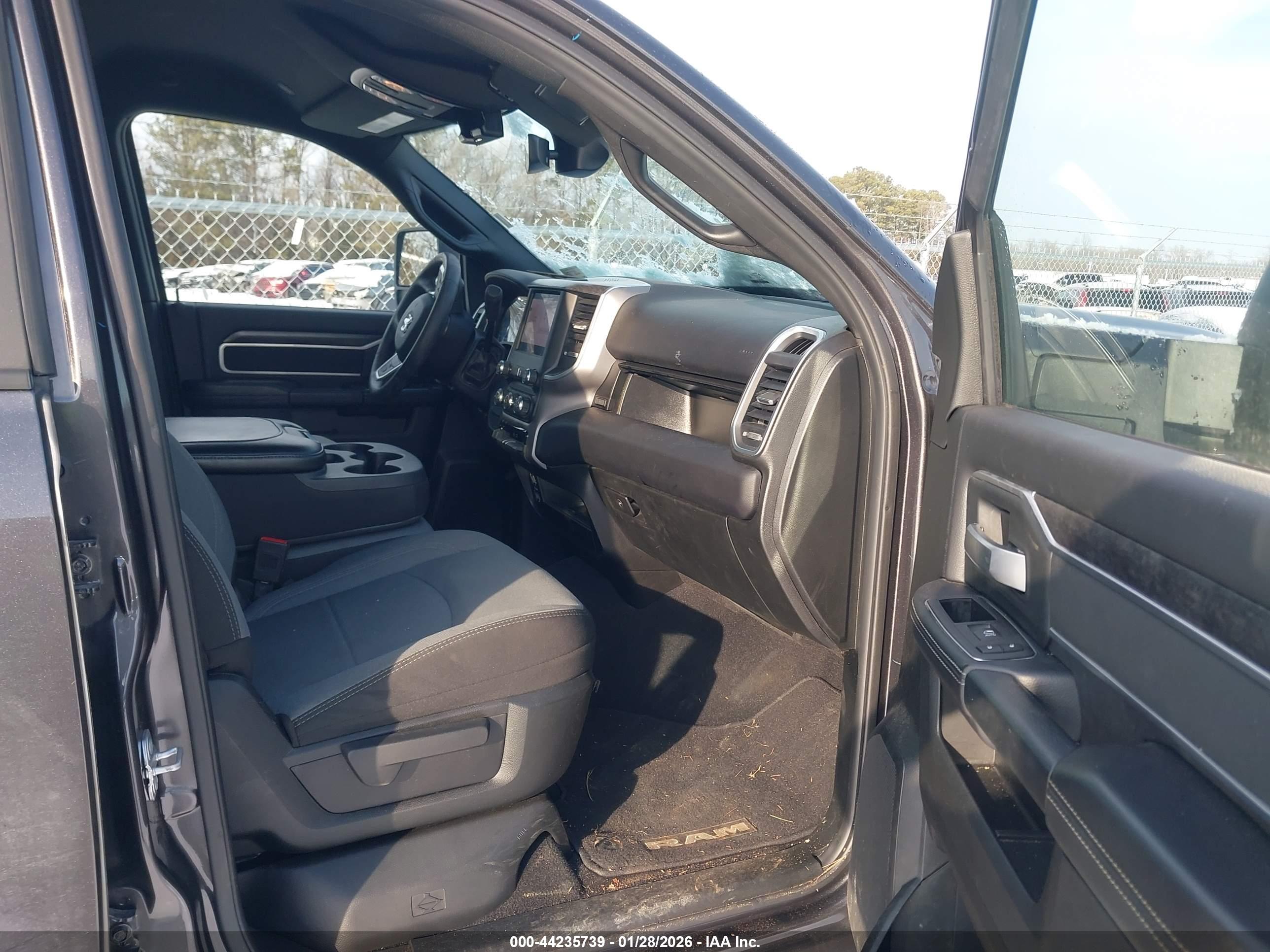 RAM 2500 image 5