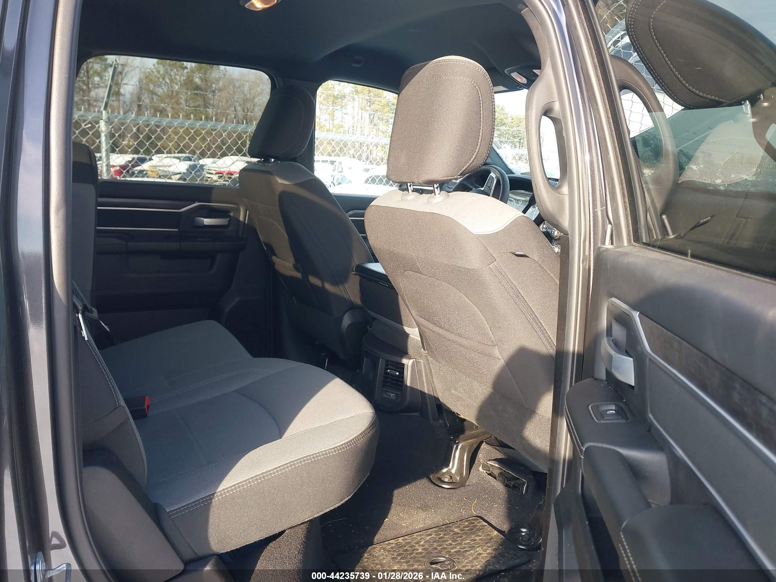 RAM 2500 image 8
