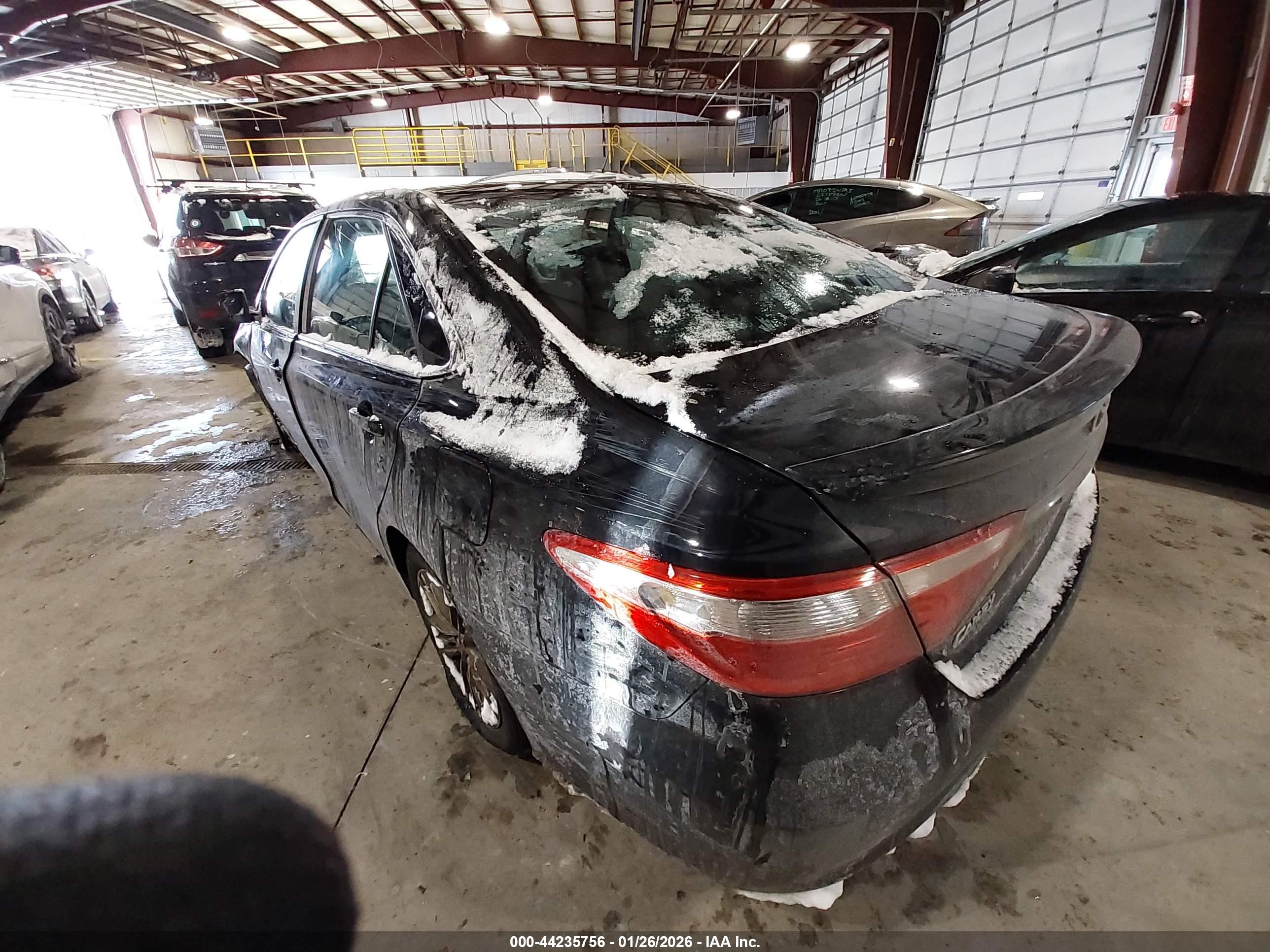 TOYOTA CAMRY image 3