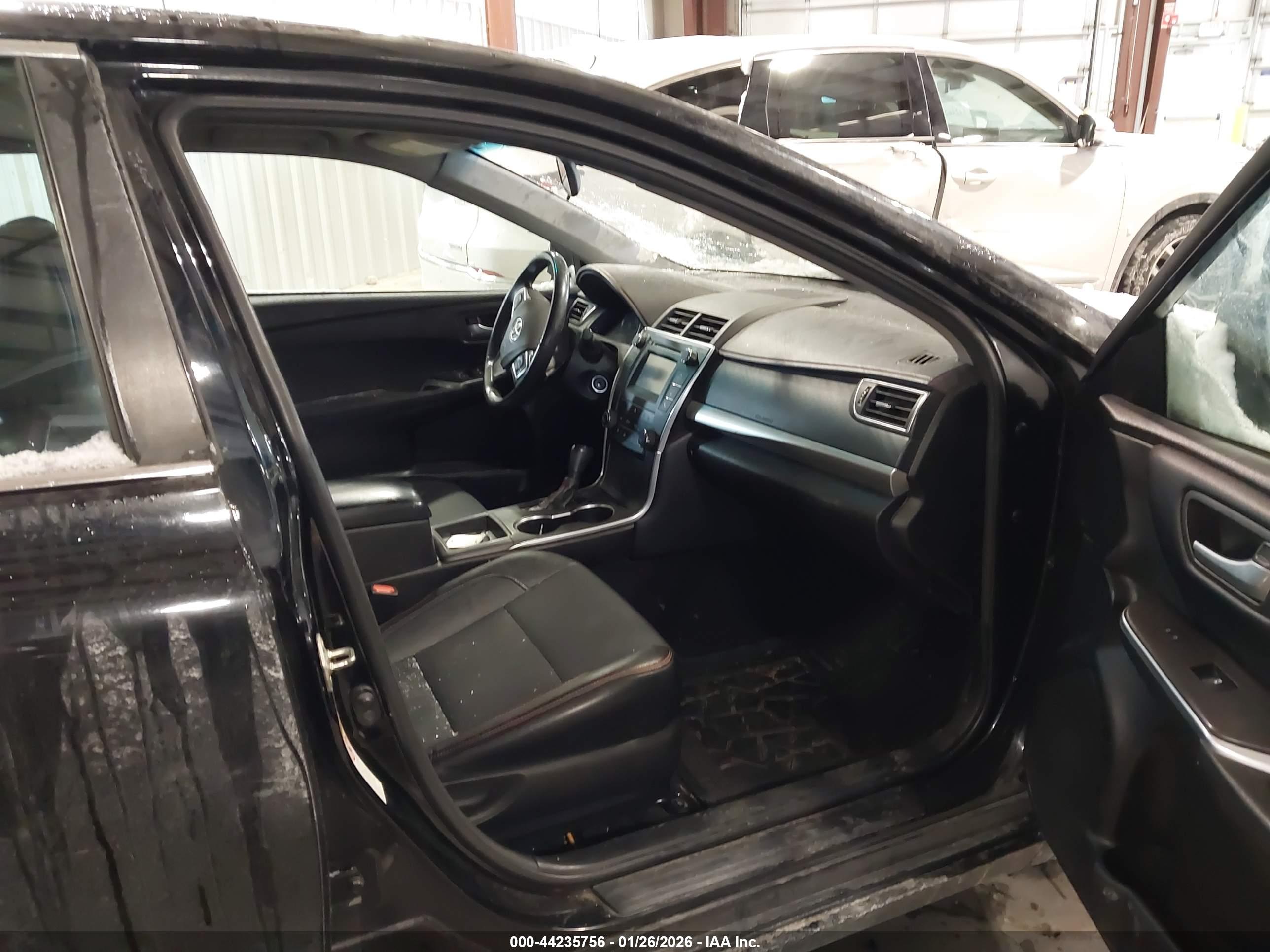 TOYOTA CAMRY image 5