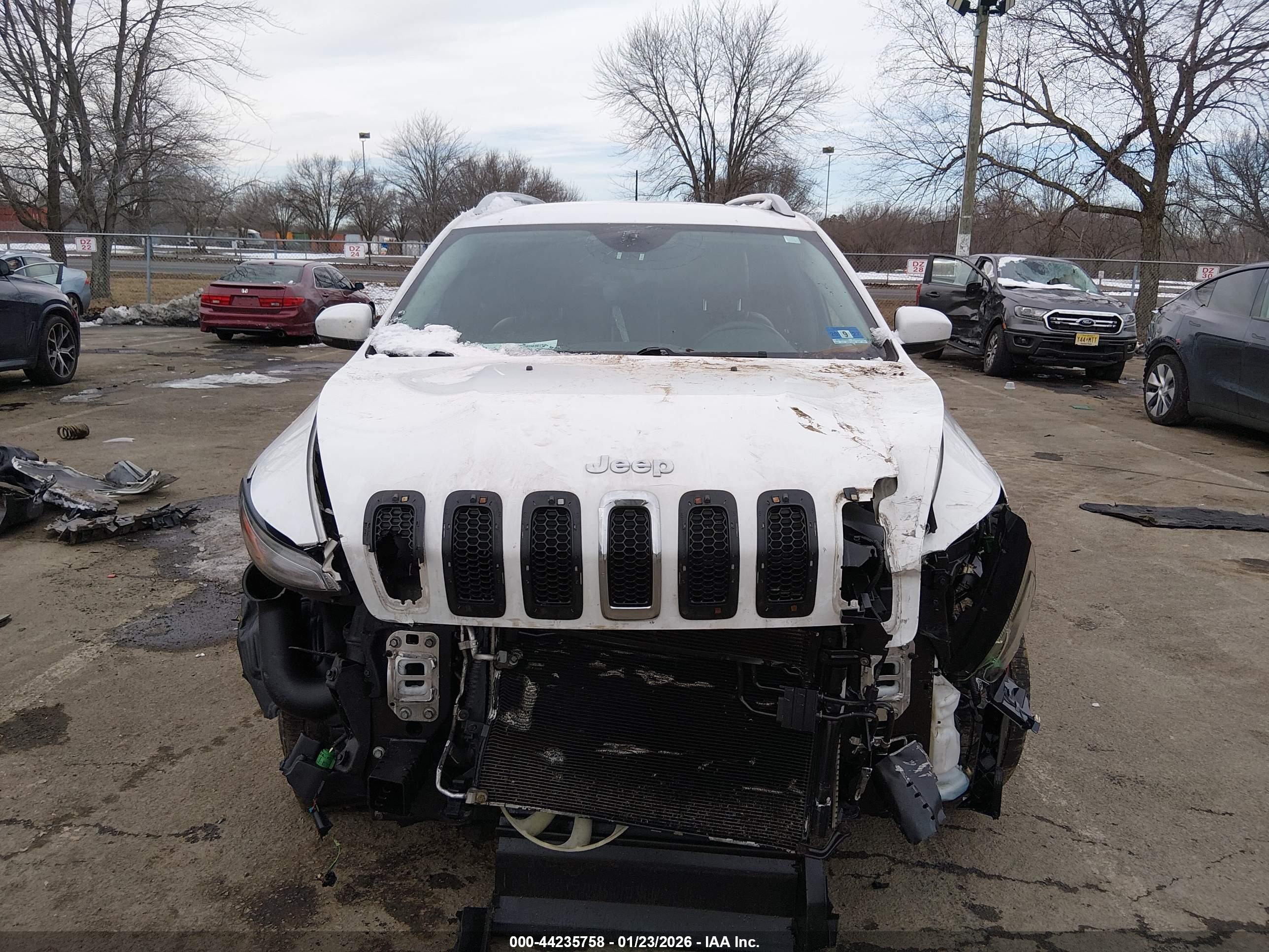 JEEP CHEROKEE image 6