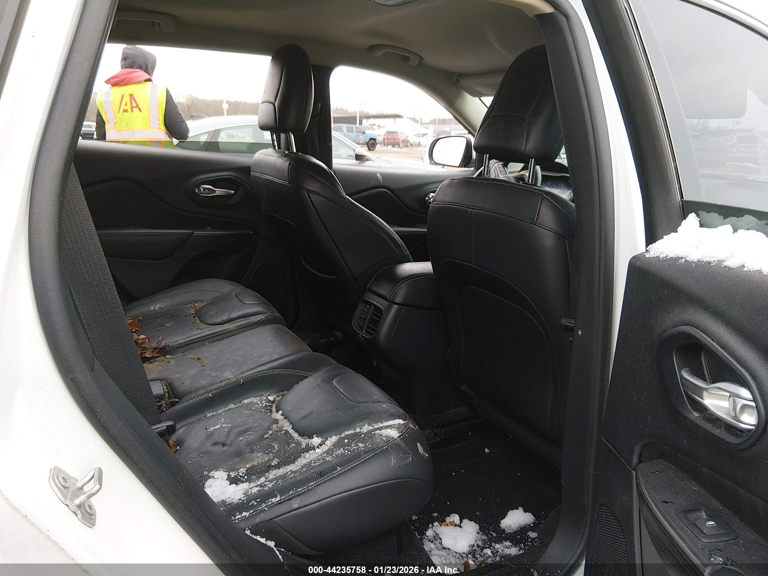 JEEP CHEROKEE image 8