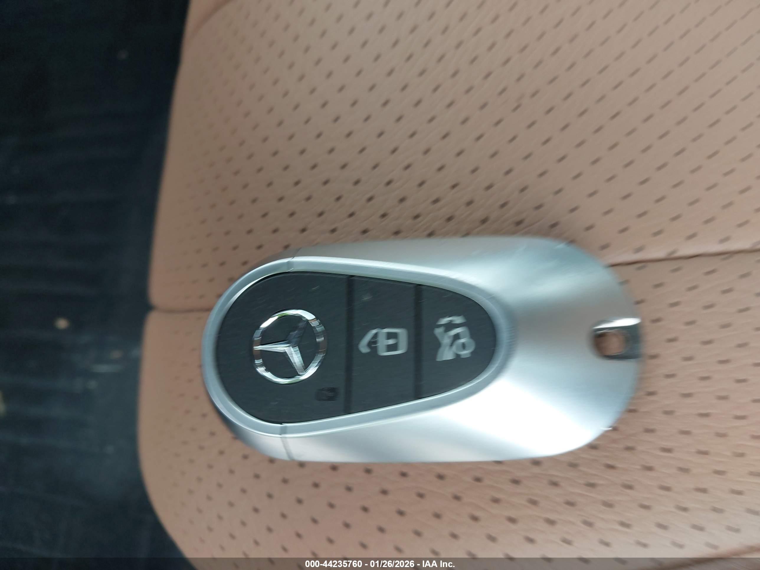 MERCEDES-BENZ E image 11