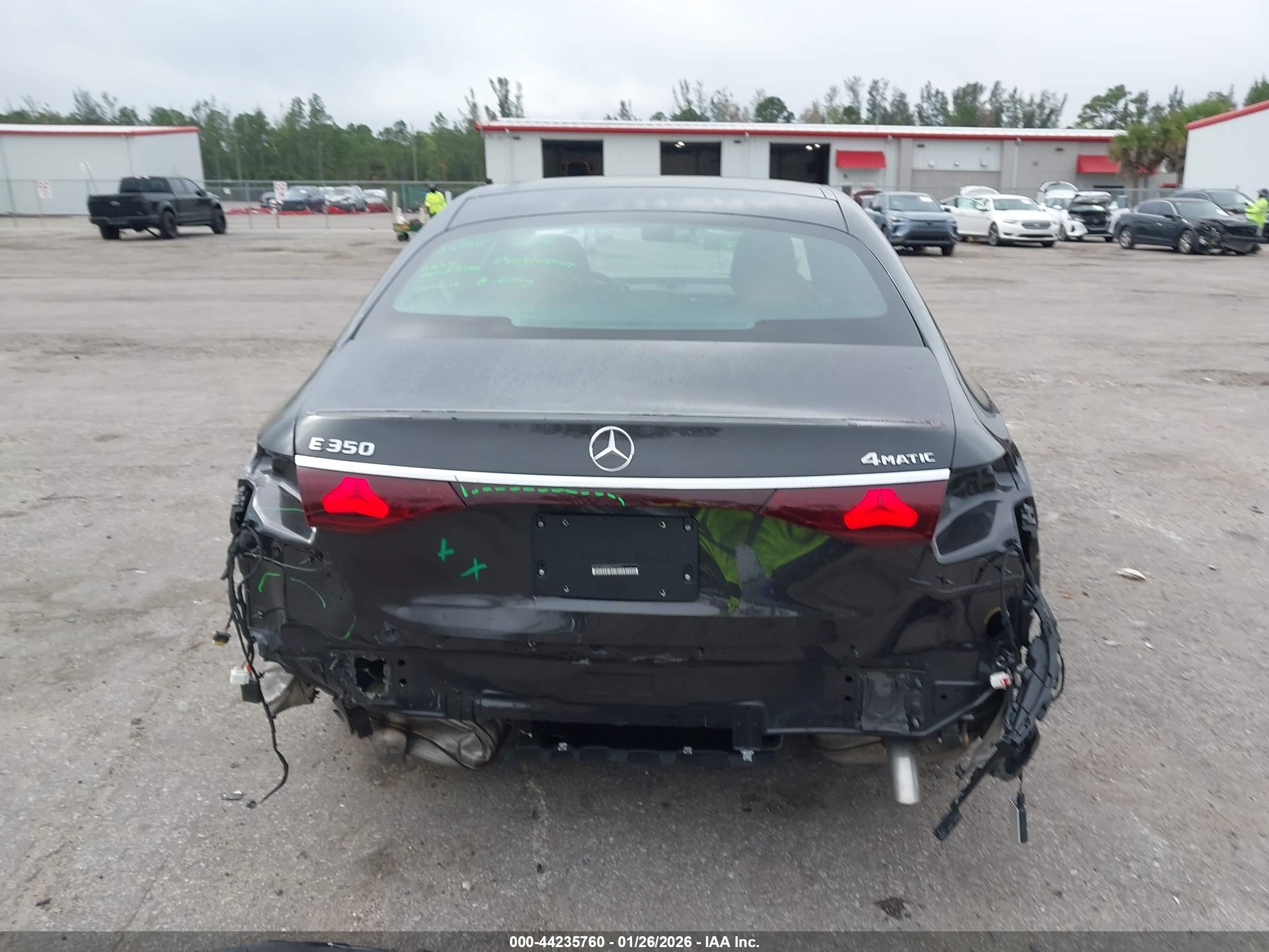 MERCEDES-BENZ E image 6