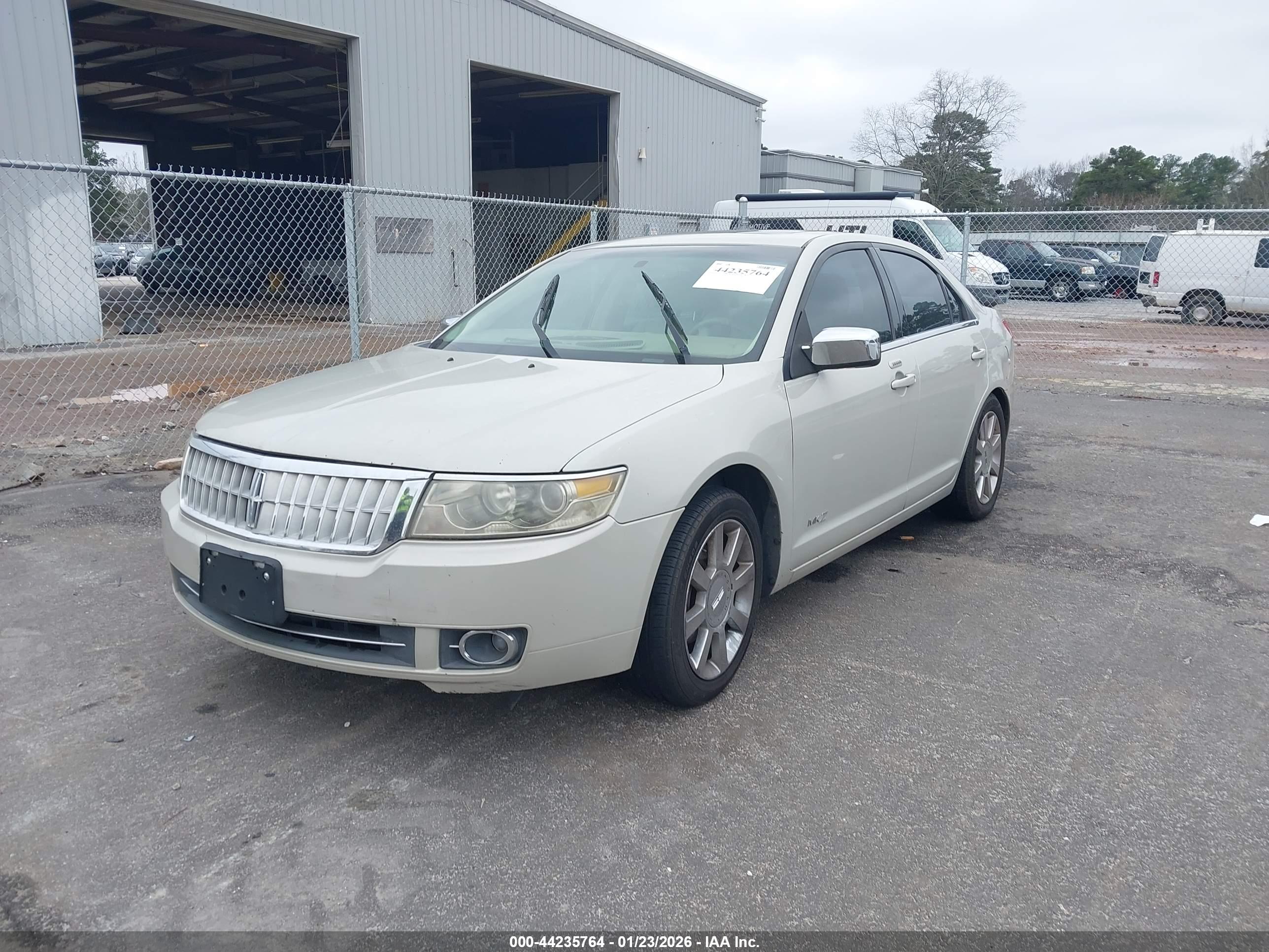 LINCOLN MKZ image 2
