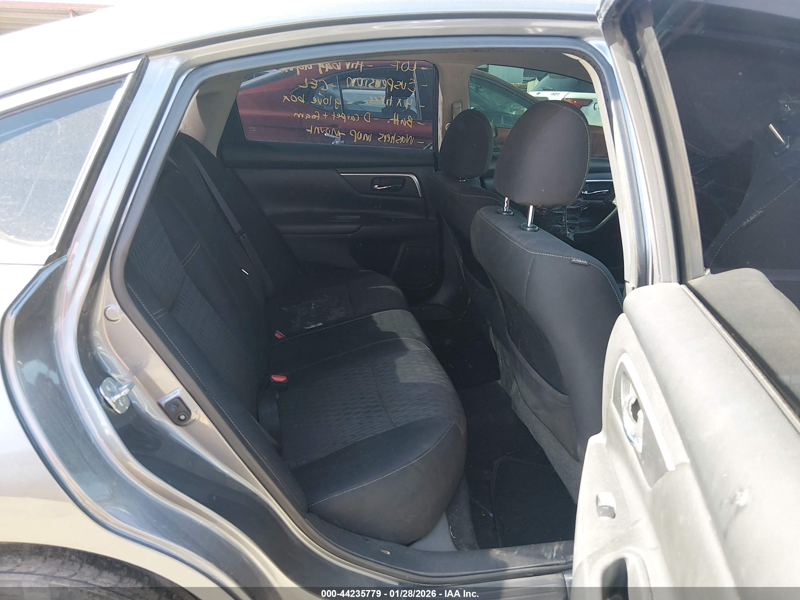 NISSAN ALTIMA image 8