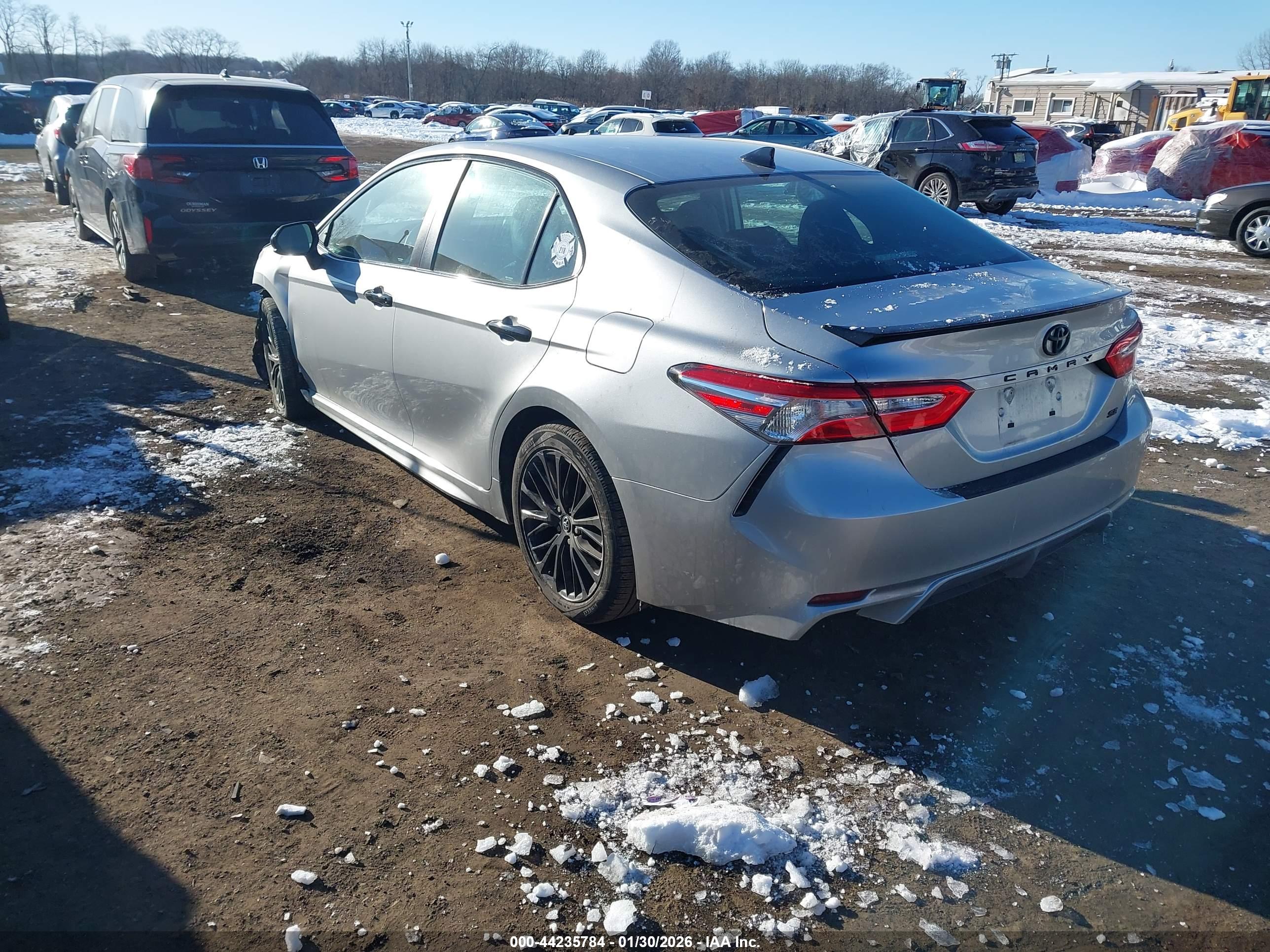 TOYOTA CAMRY image 3