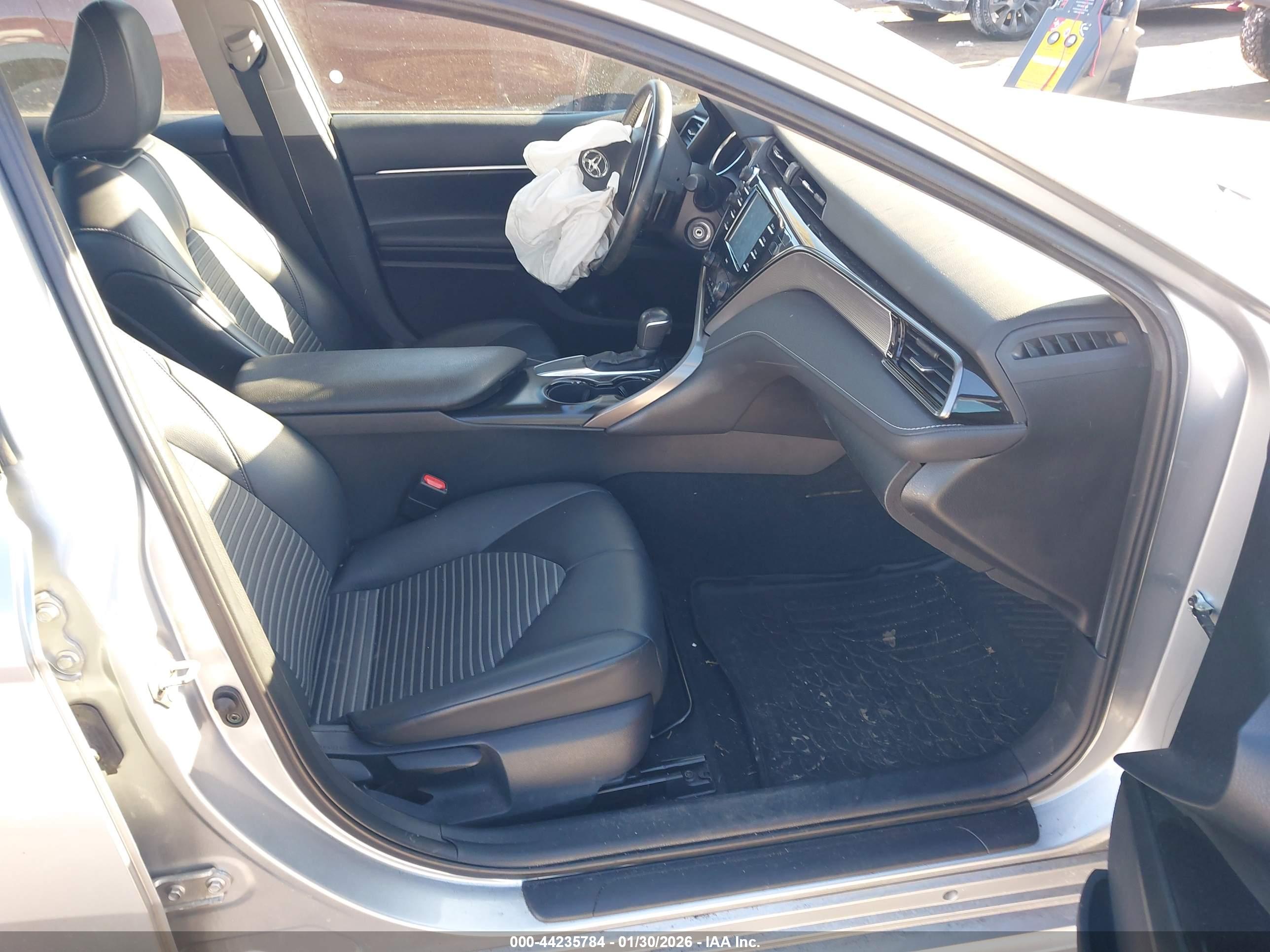 TOYOTA CAMRY image 5