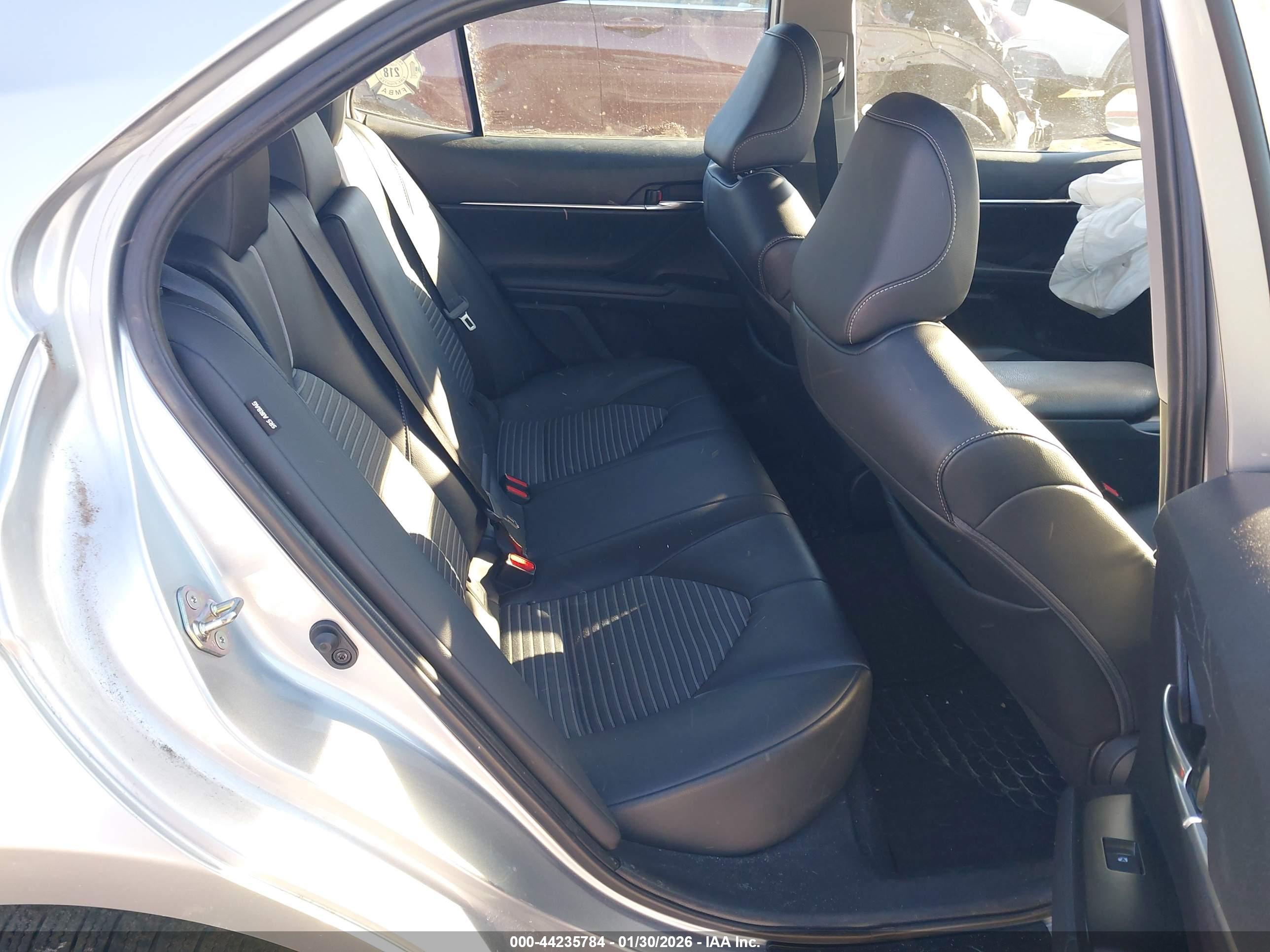 TOYOTA CAMRY image 8