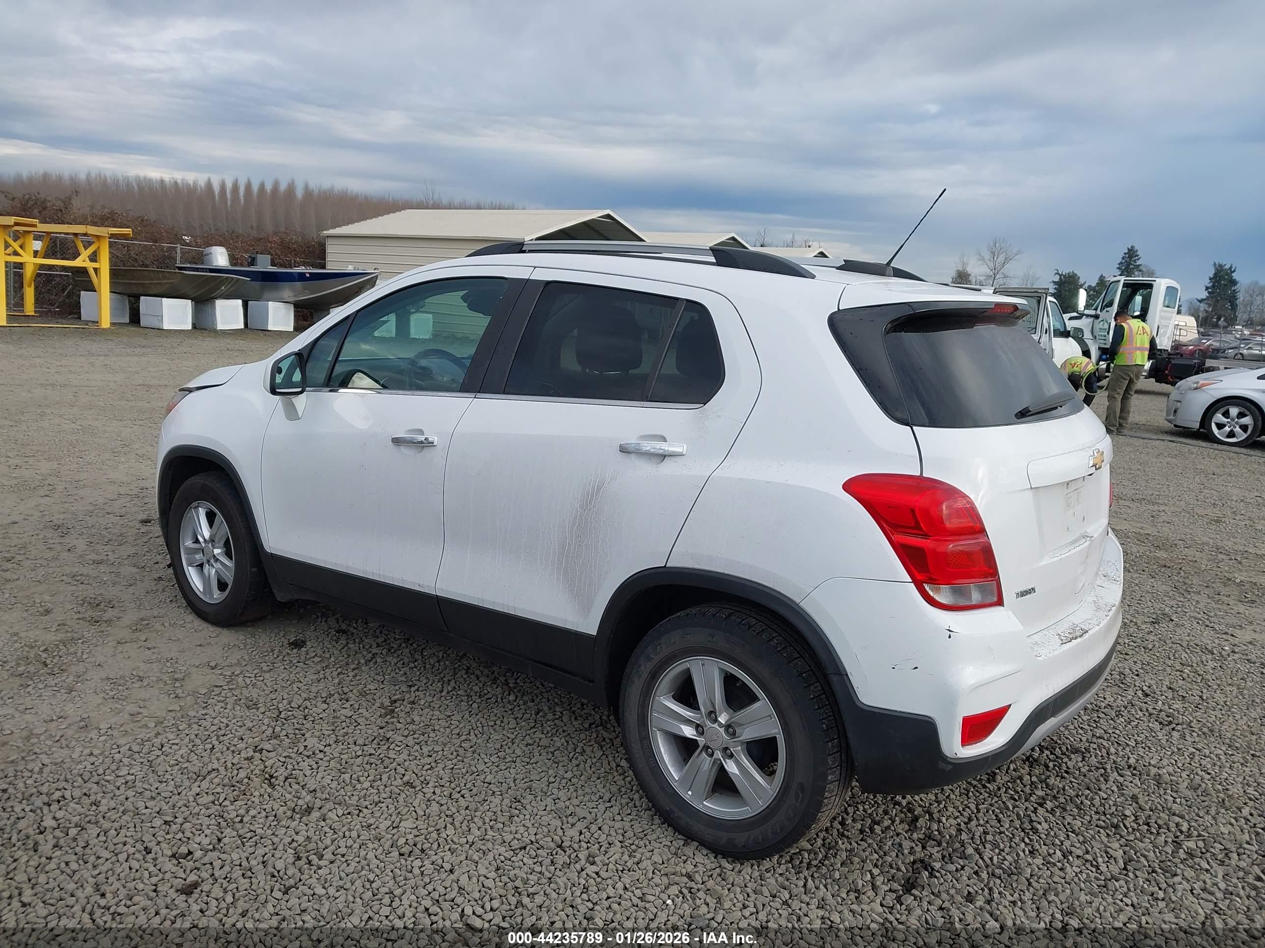 CHEVROLET TRAX image 3