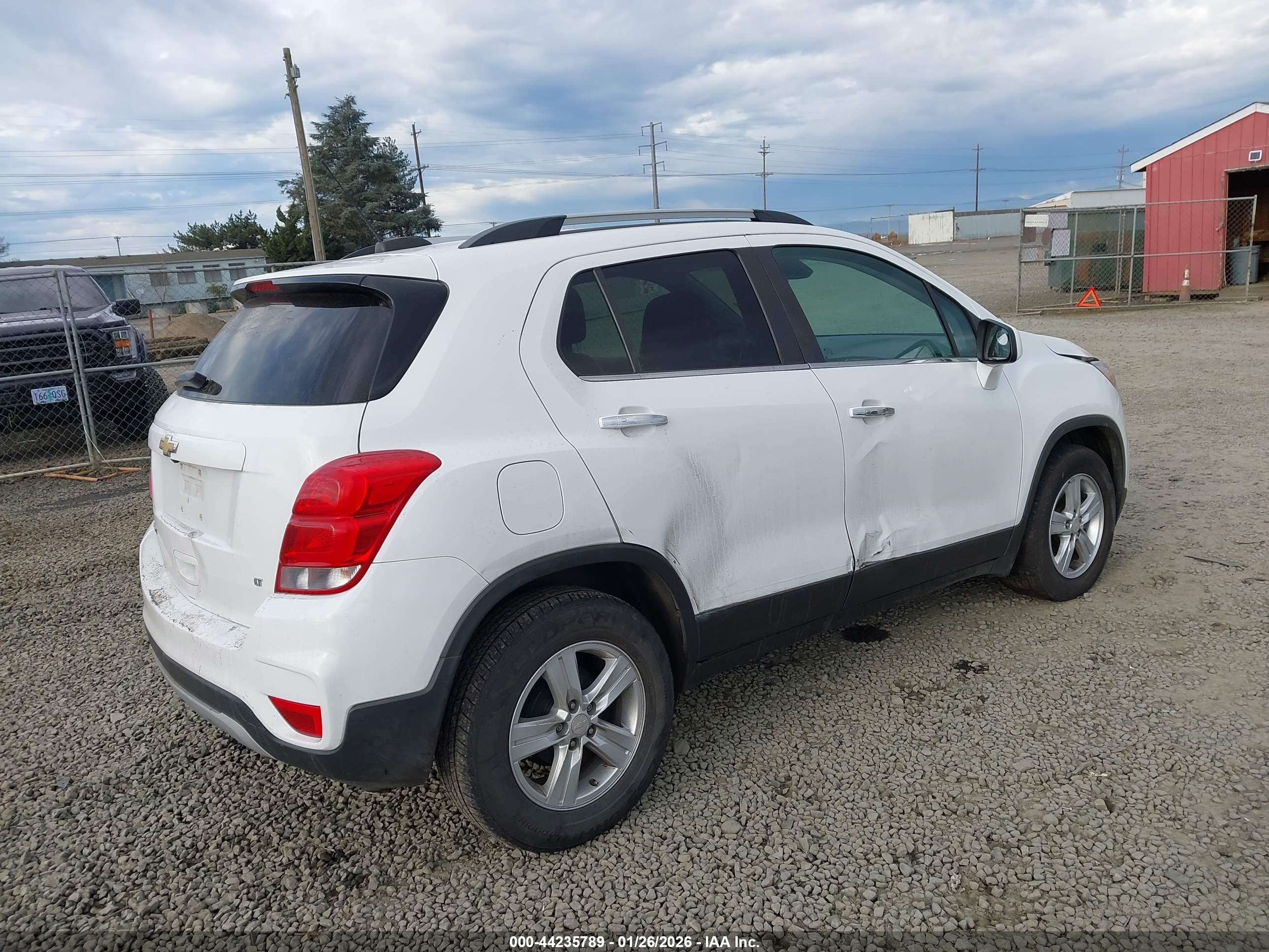 CHEVROLET TRAX image 4