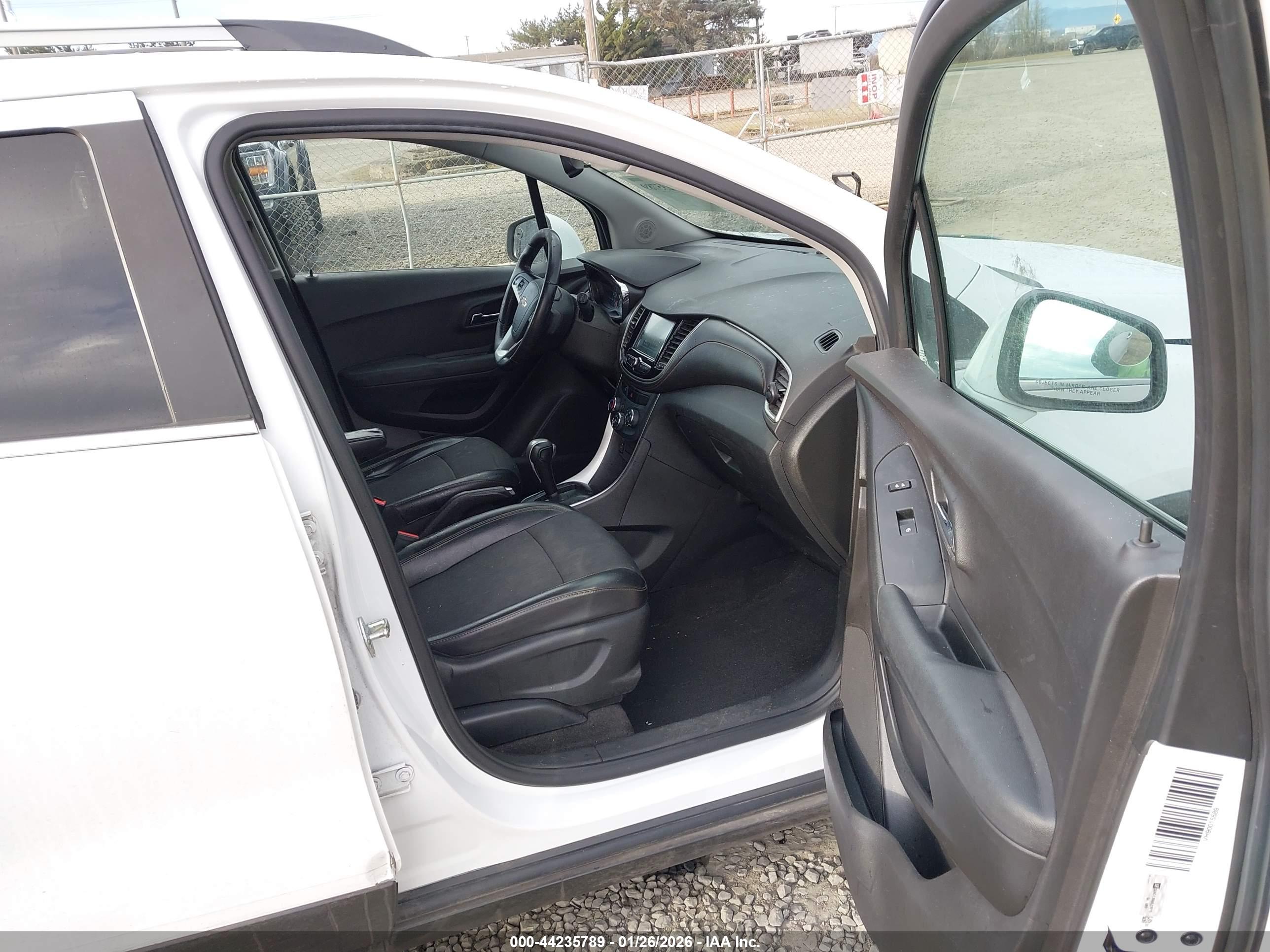 CHEVROLET TRAX image 5