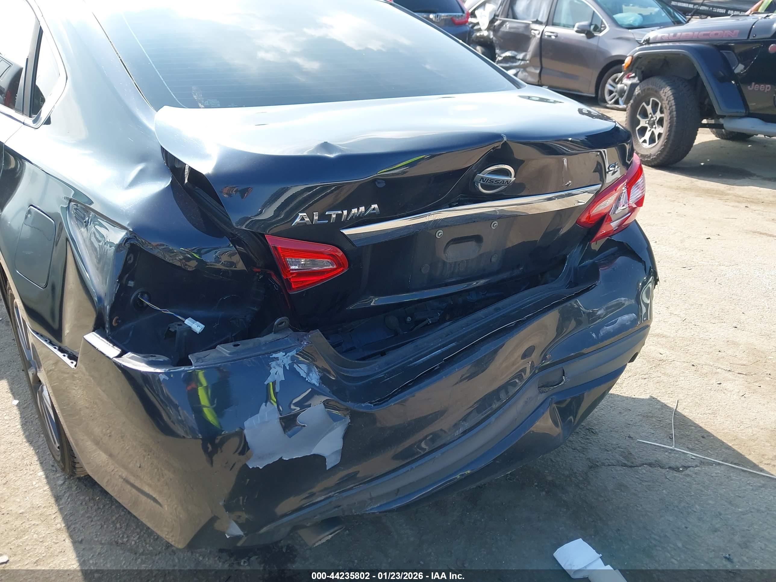 NISSAN ALTIMA image 6
