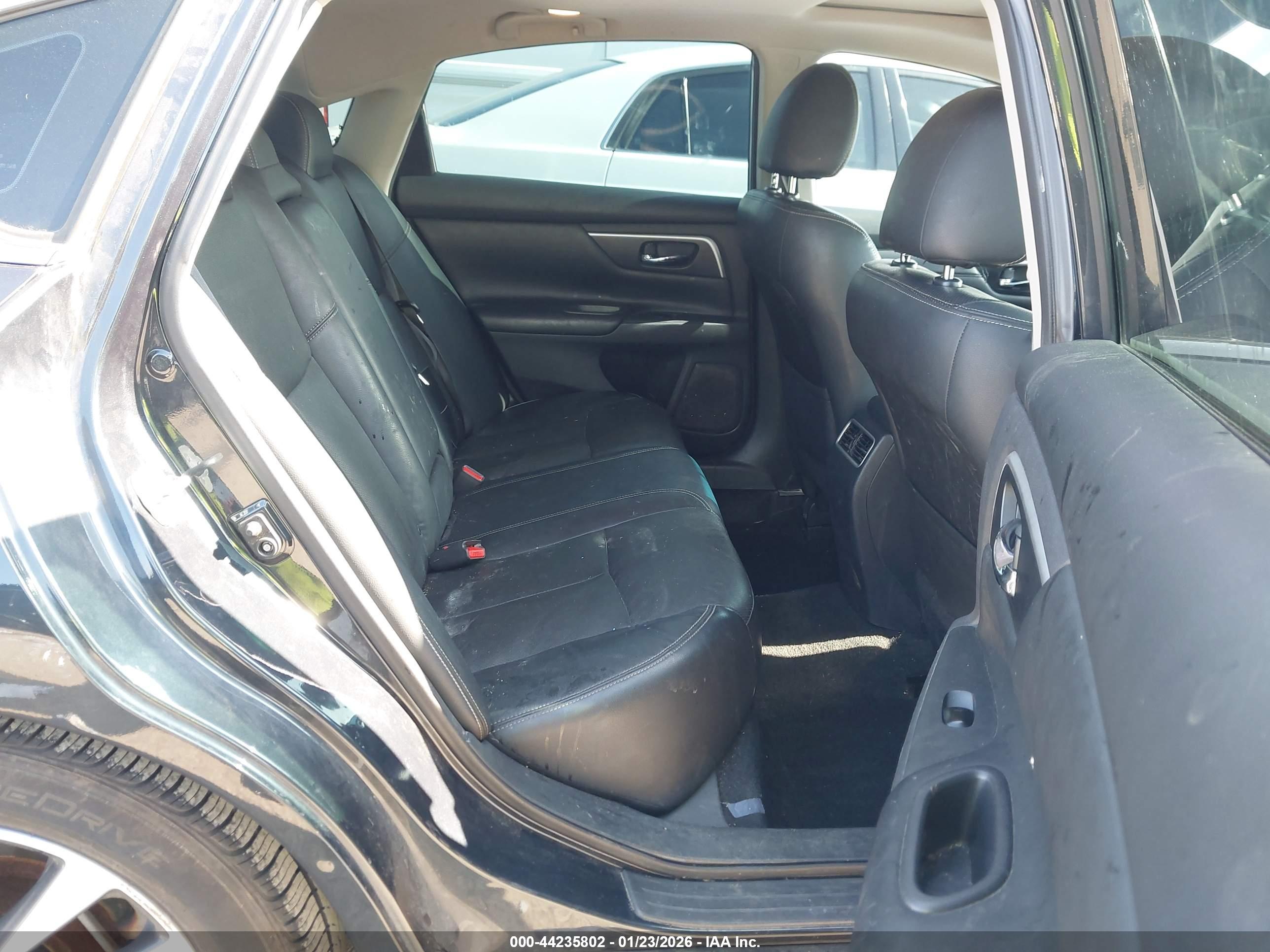 NISSAN ALTIMA image 8