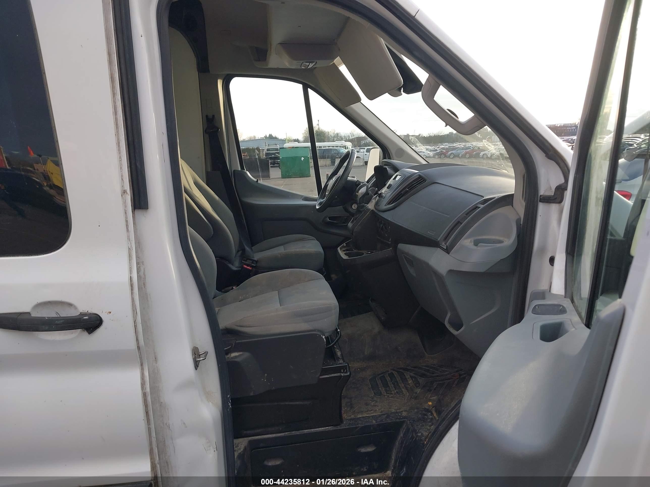 FORD TRANSIT-250 image 5