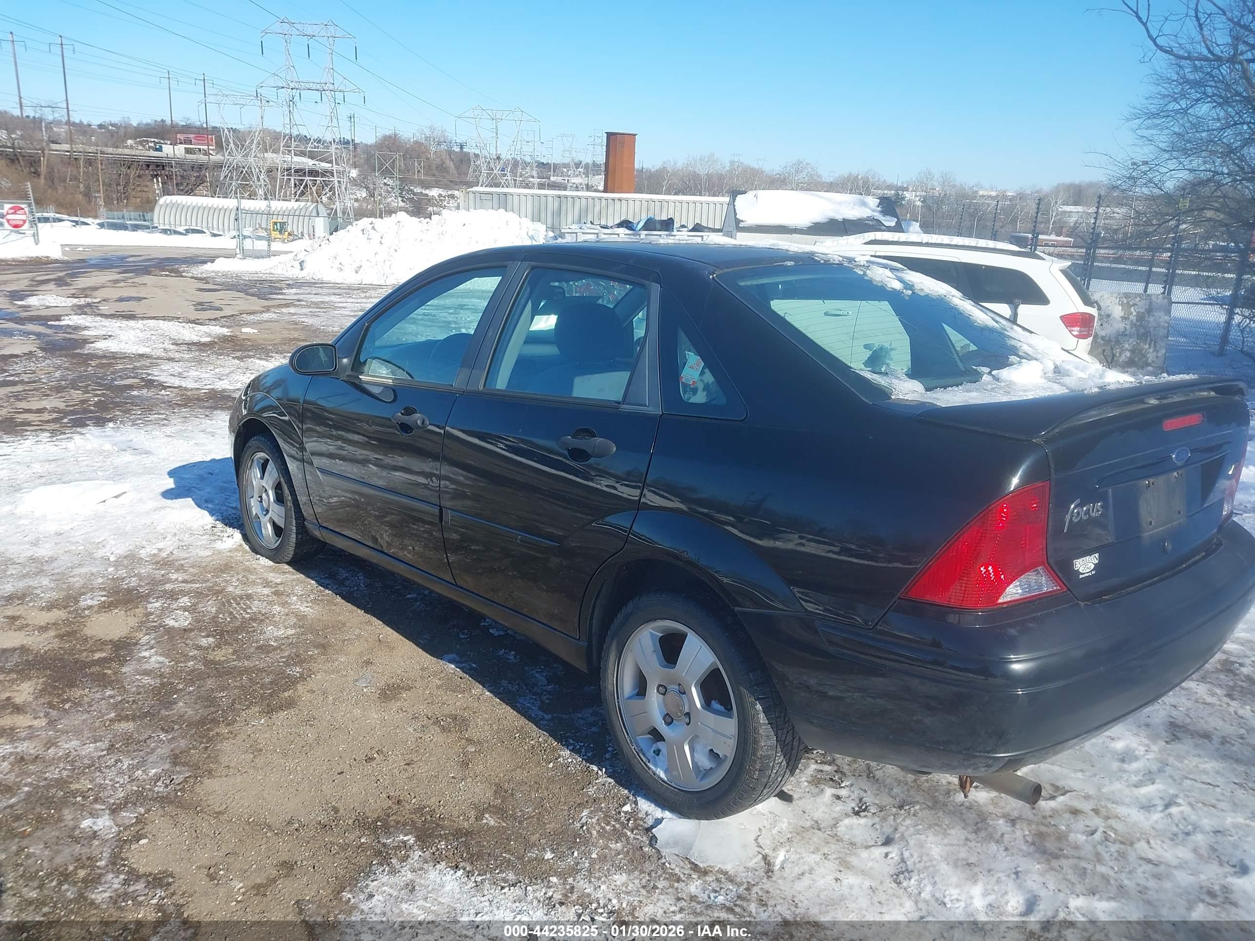 FORD FOCUS image 3