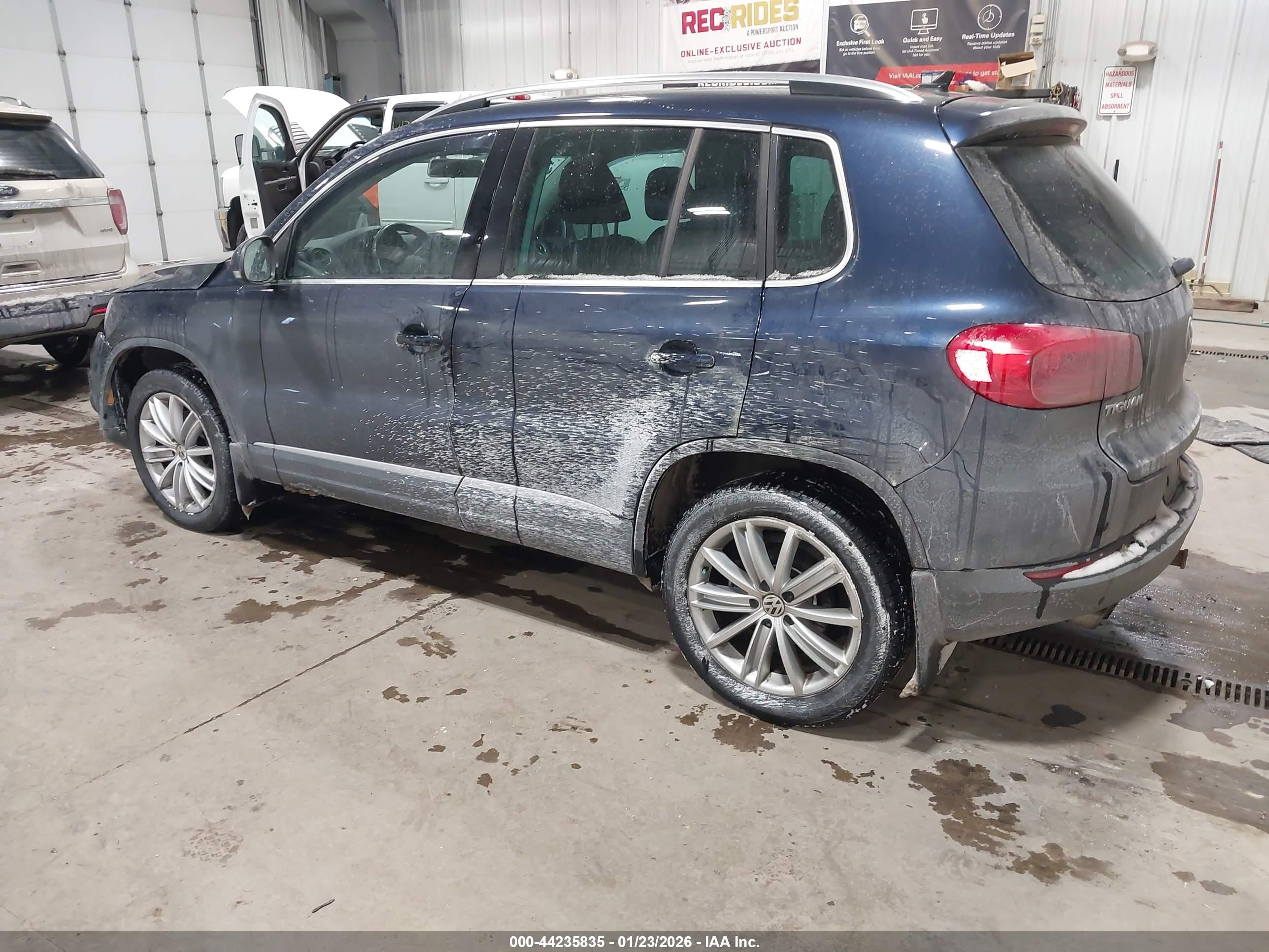 VOLKSWAGEN TIGUAN image 3