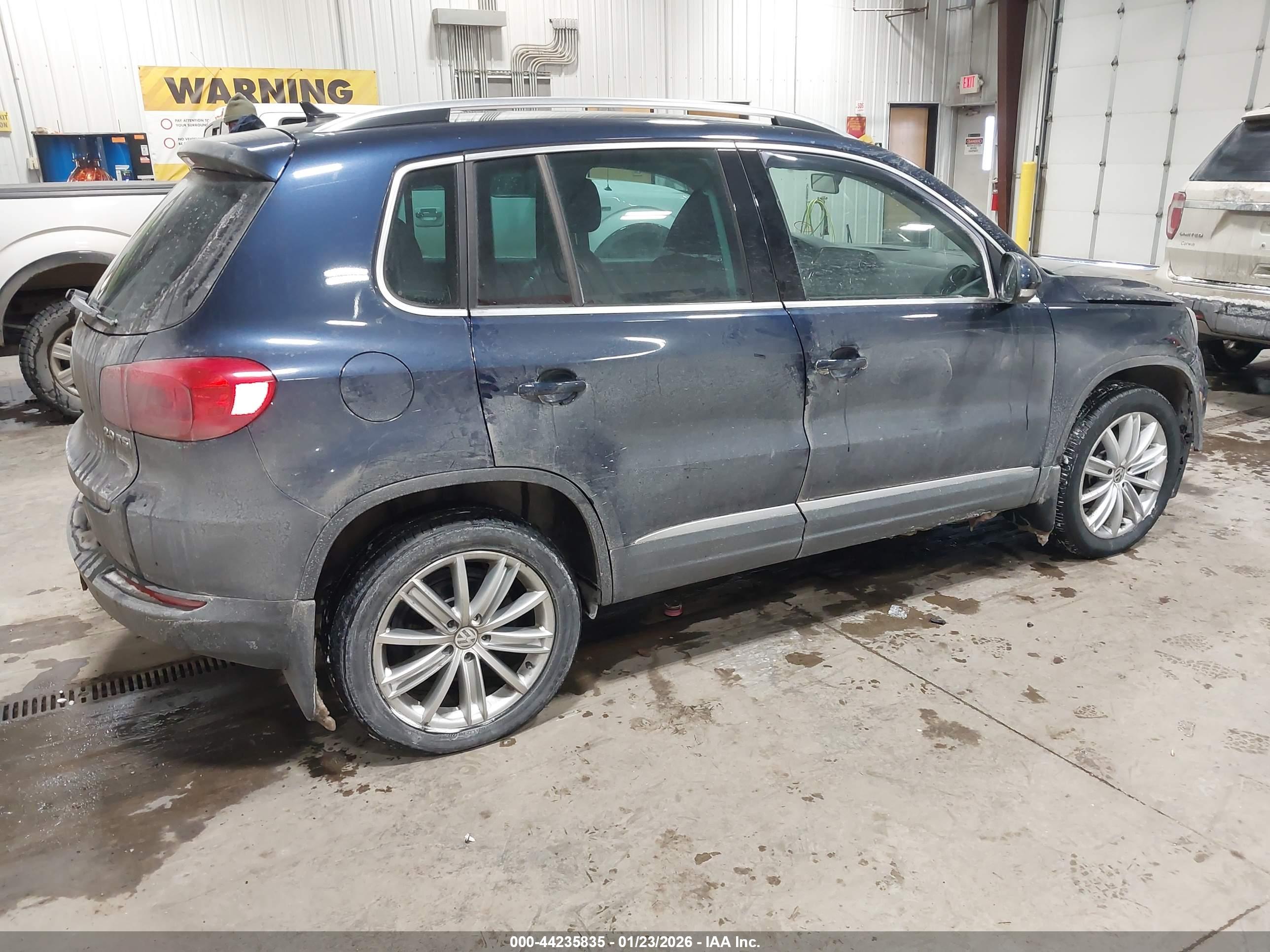 VOLKSWAGEN TIGUAN image 4