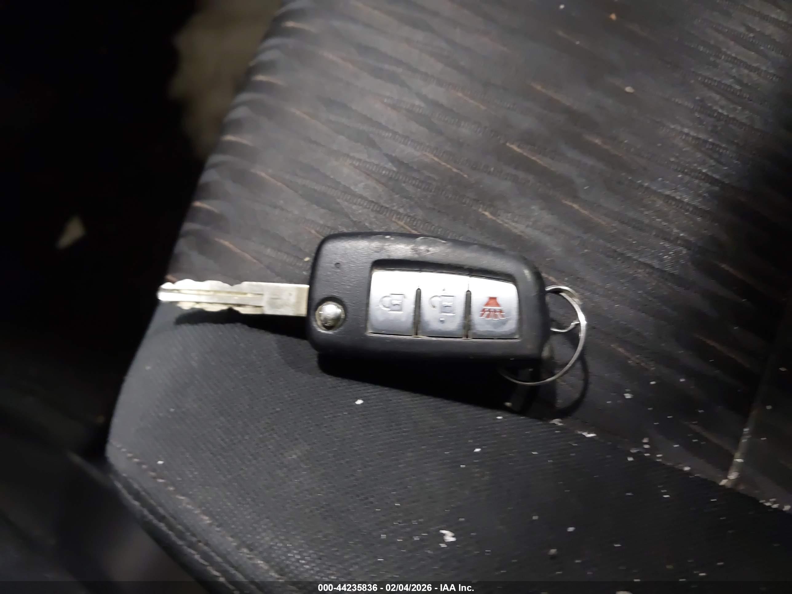 NISSAN ROGUE image 11