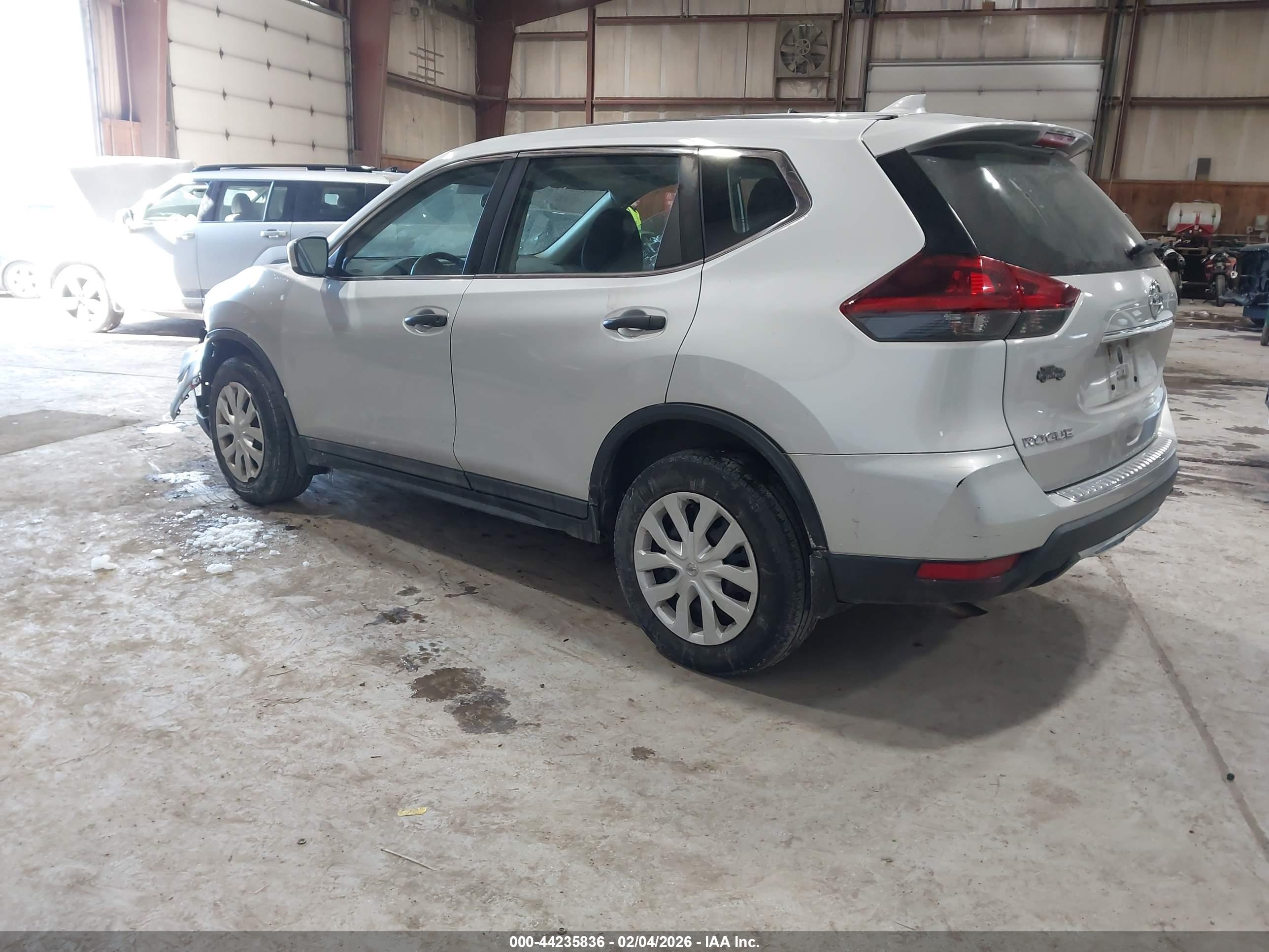 NISSAN ROGUE image 3