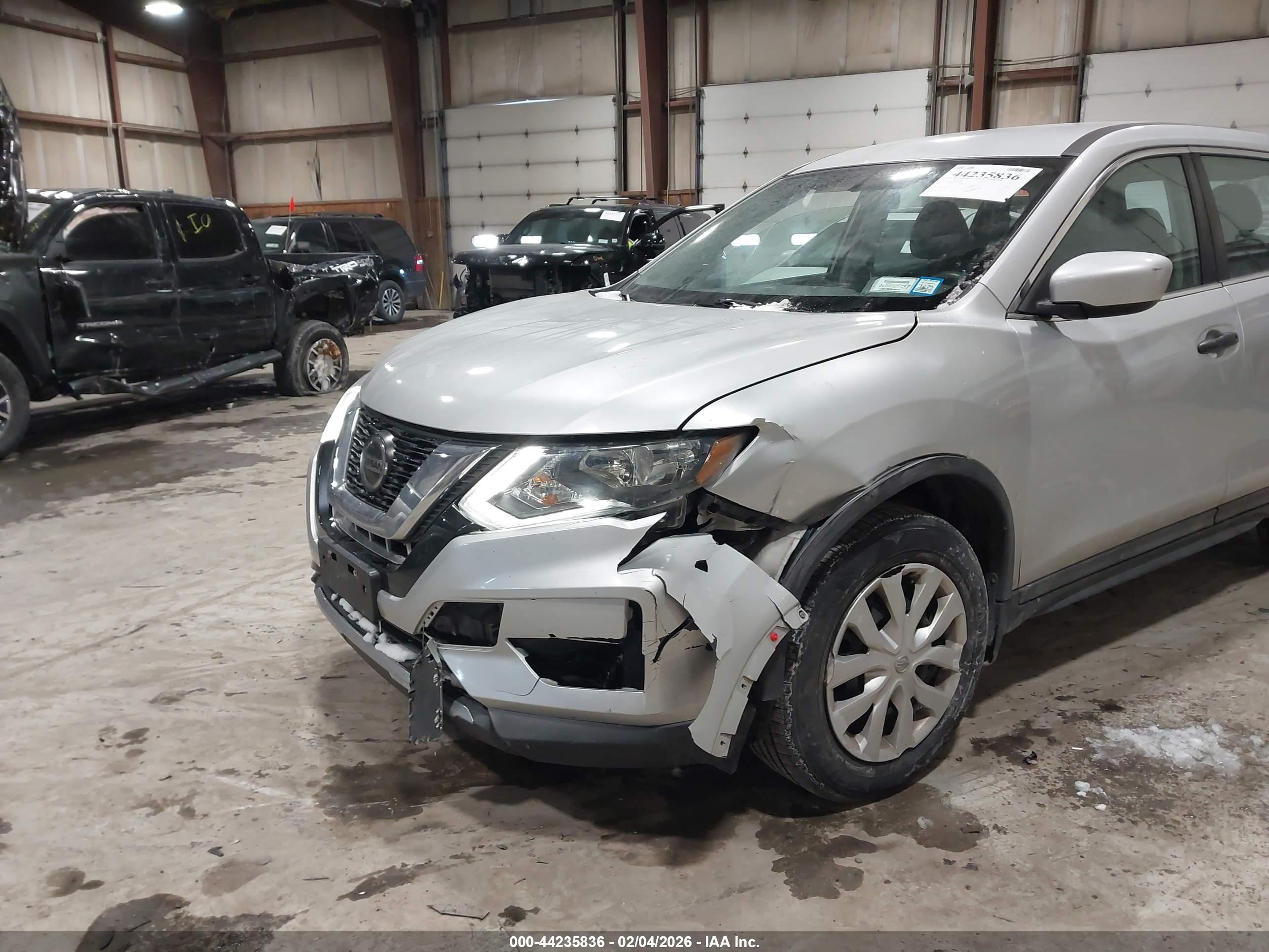 NISSAN ROGUE image 6