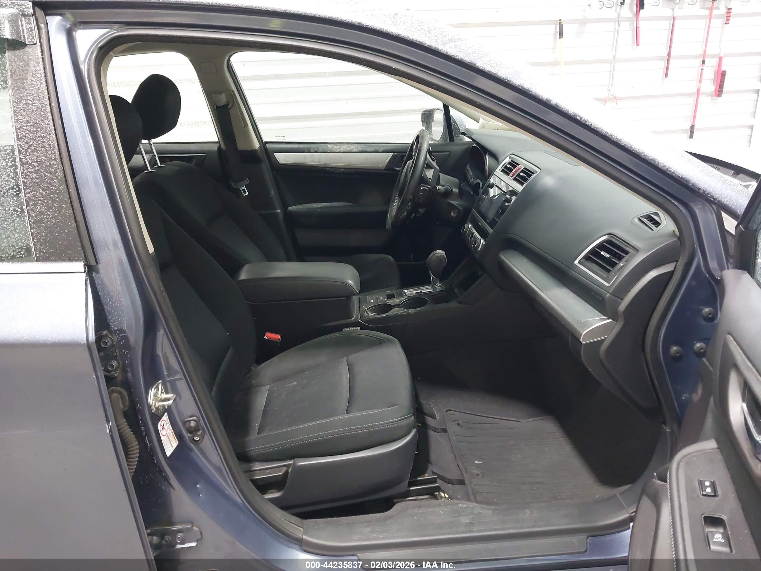 SUBARU LEGACY image 5