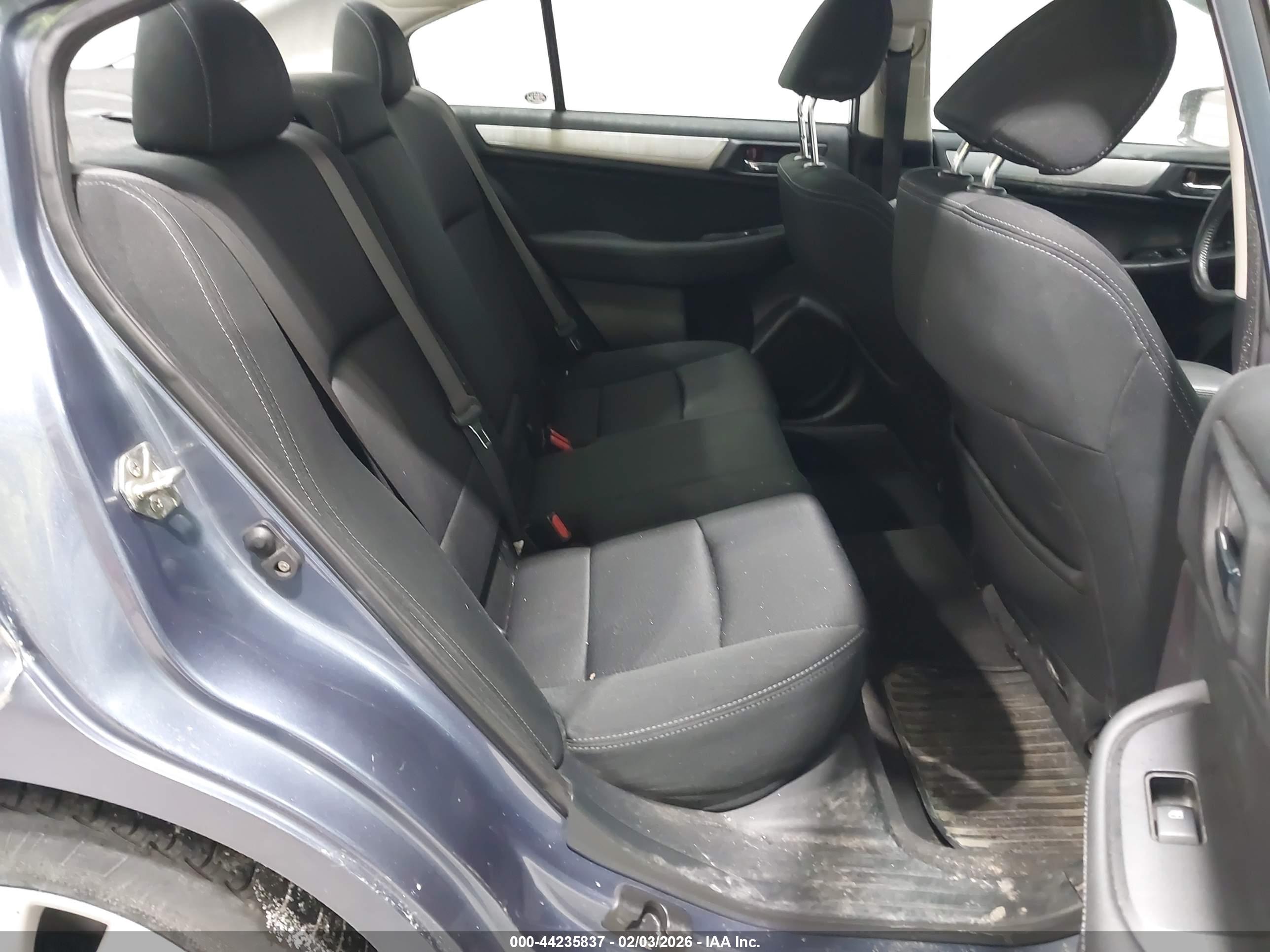 SUBARU LEGACY image 8