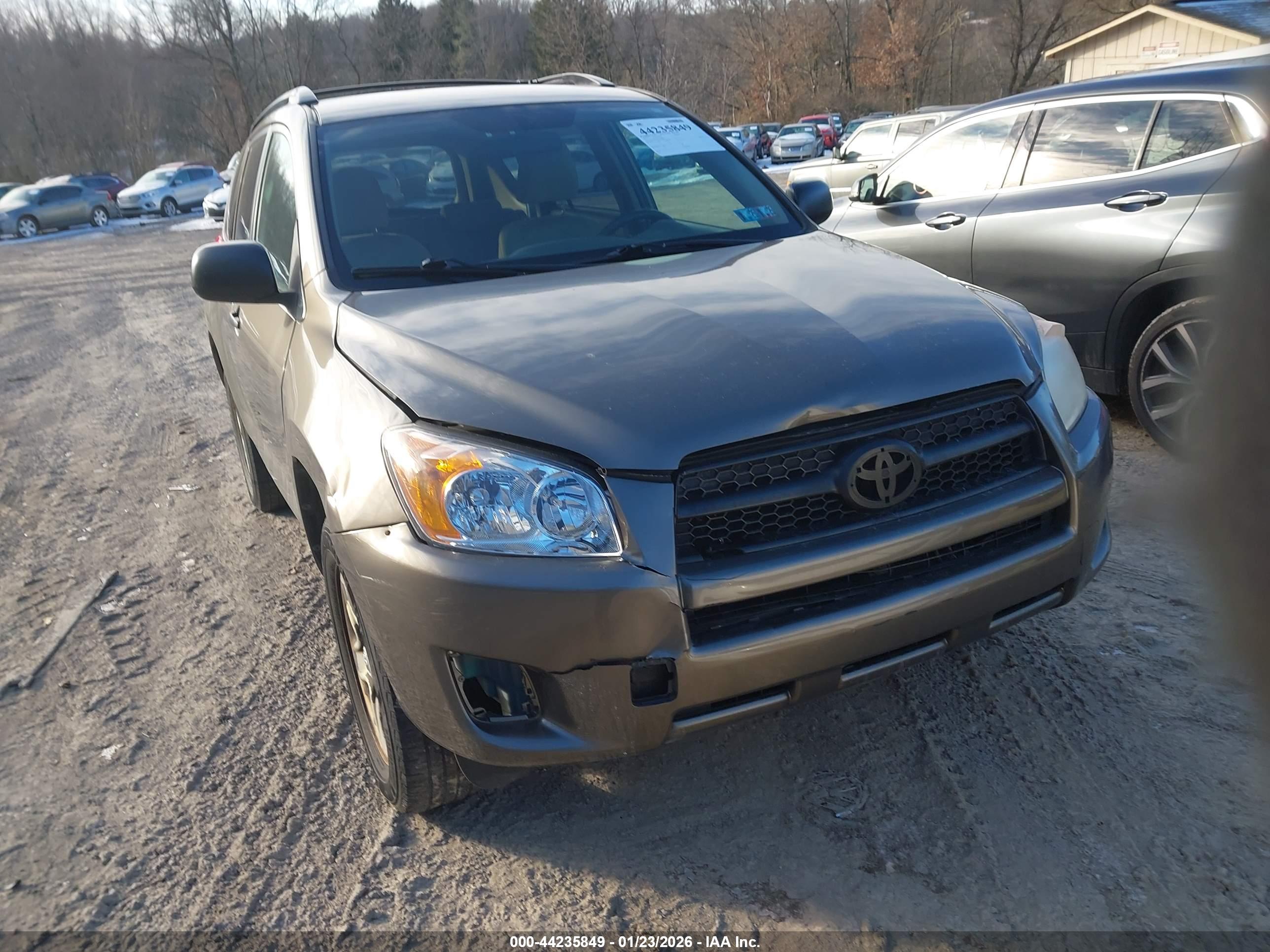 TOYOTA RAV4 image 6